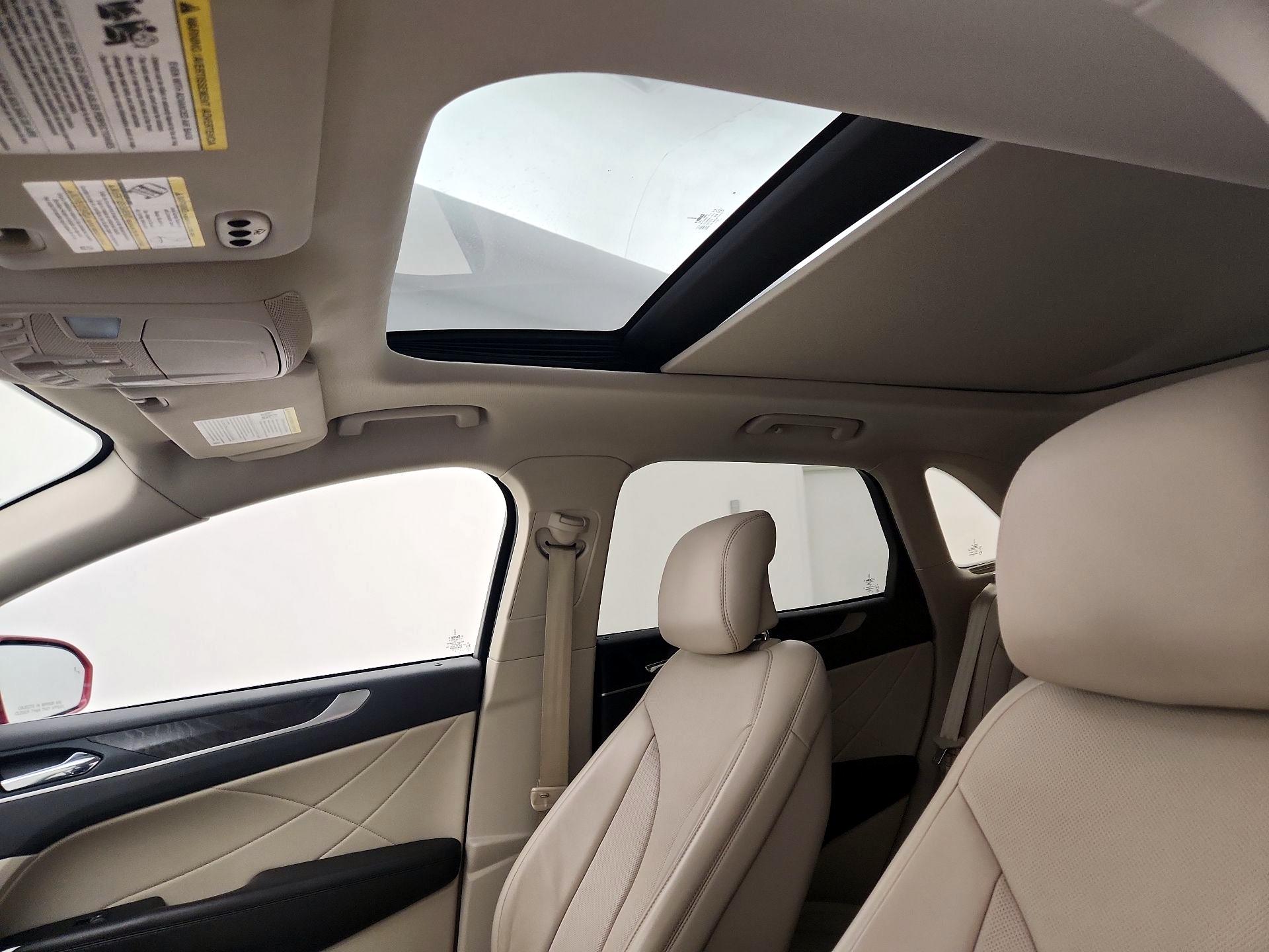Thumbnail: 2019 Lincoln MKC - 20