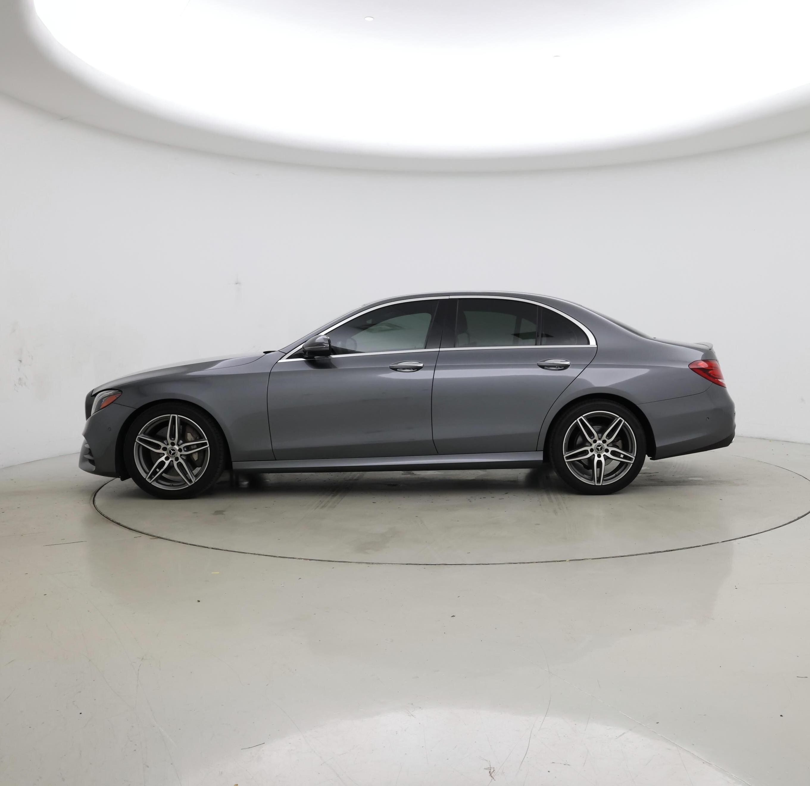 Thumbnail: 2018 Mercedes-Benz E-Class - 3