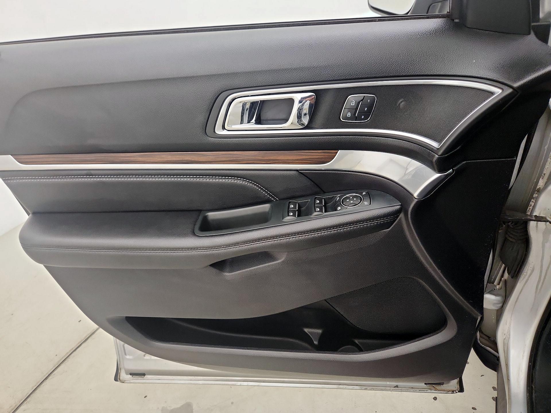 Thumbnail: 2019 Ford Explorer - 12
