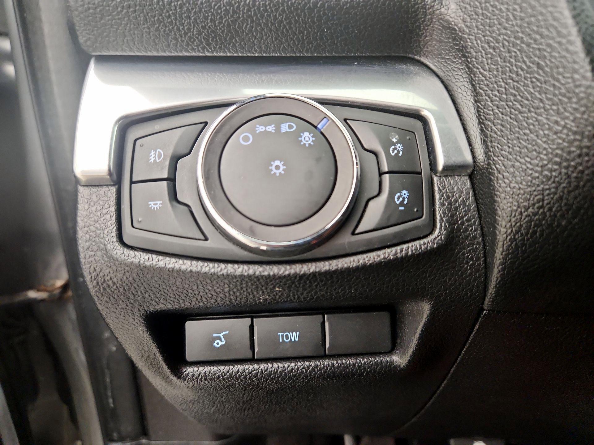 Thumbnail: 2019 Ford Explorer - 13
