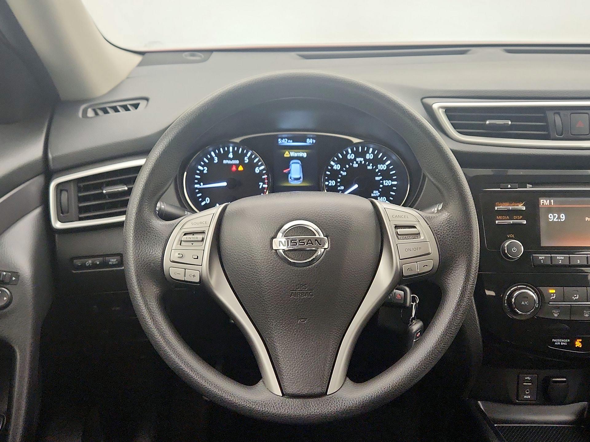 Thumbnail: 2016 Nissan Rogue - 10