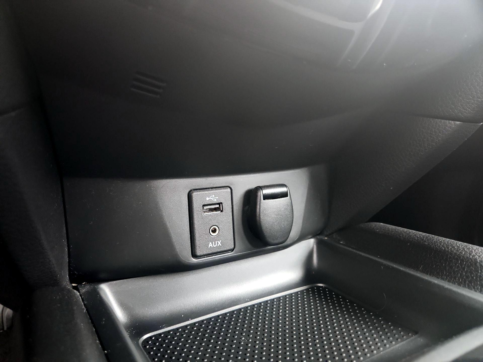 Thumbnail: 2016 Nissan Rogue - 18