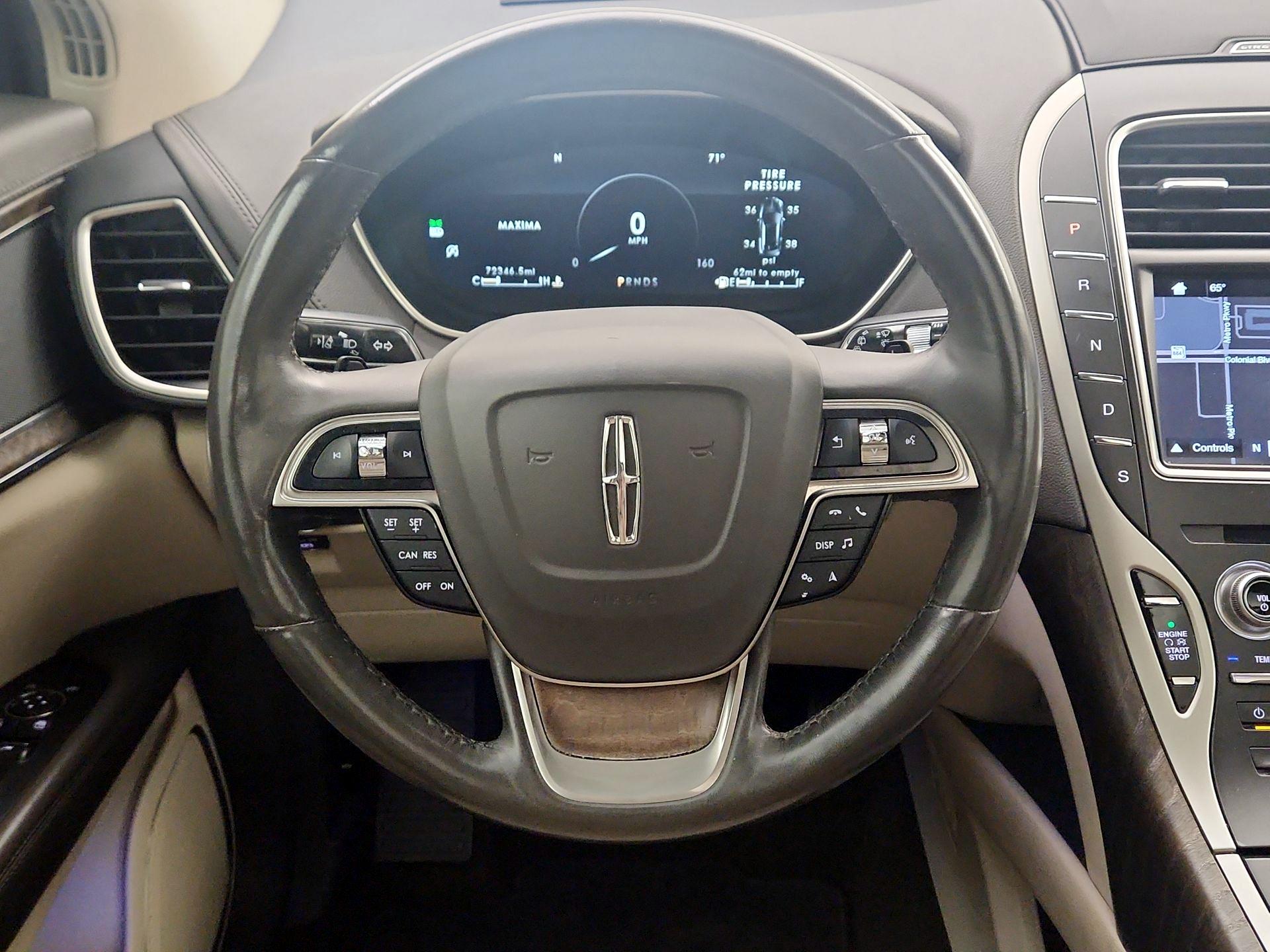 Thumbnail: 2019 Lincoln Nautilus - 10