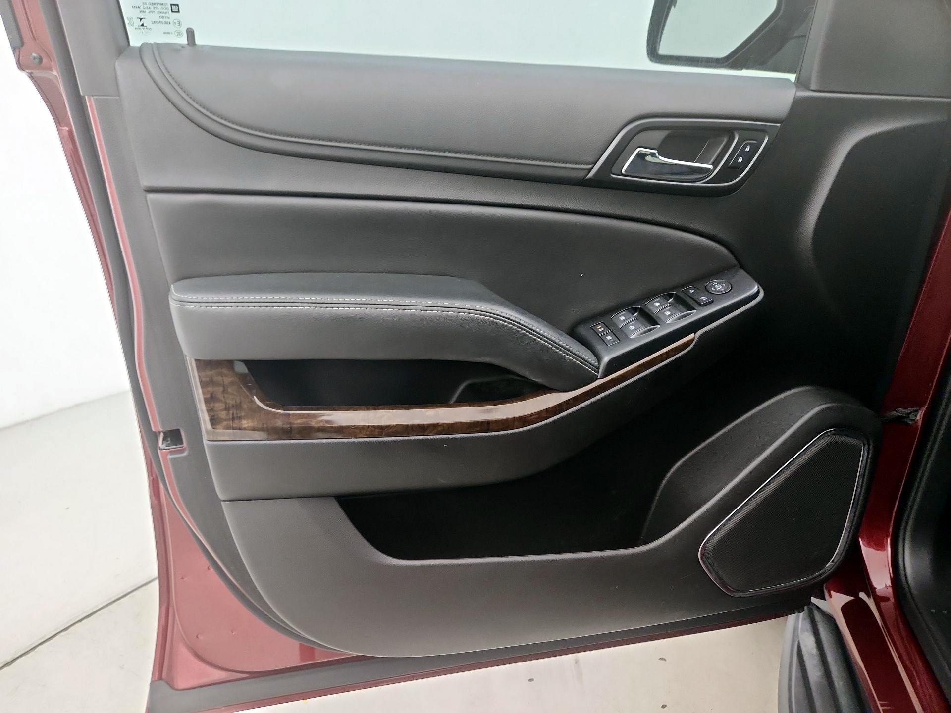 Thumbnail: 2019 Chevrolet Tahoe - 12