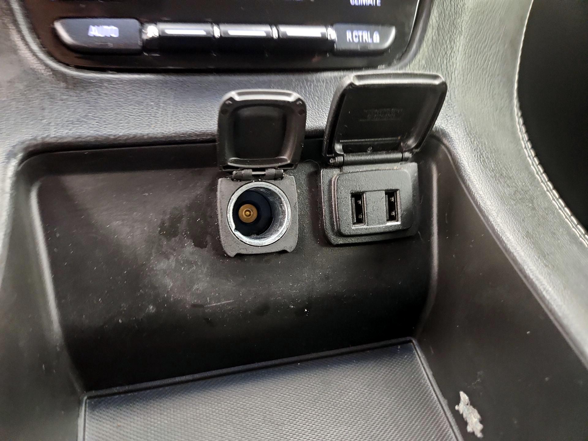 Thumbnail: 2019 Chevrolet Tahoe - 18