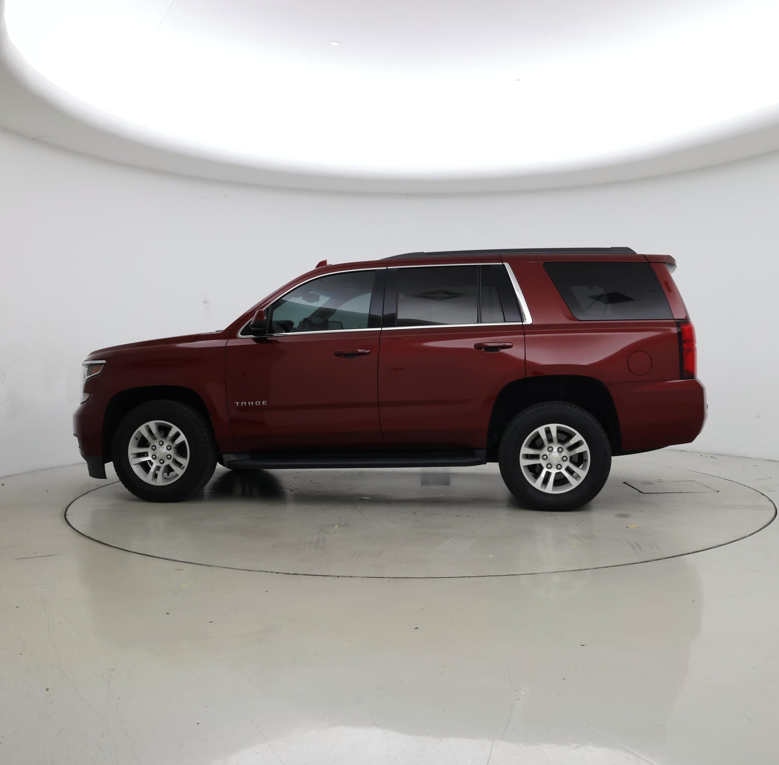 Thumbnail: 2019 Chevrolet Tahoe - 3