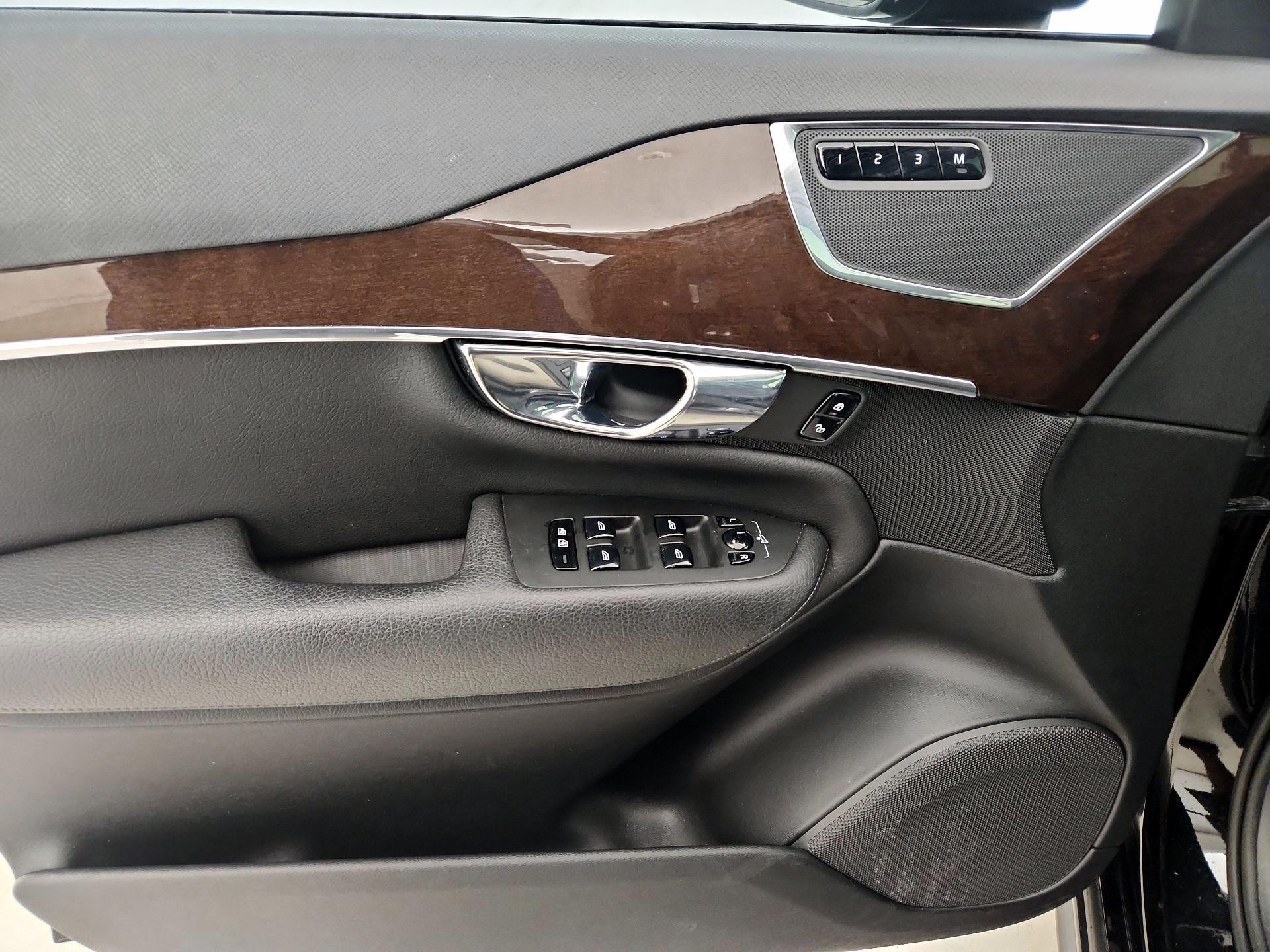 Thumbnail: 2016 Volvo XC90 - 12