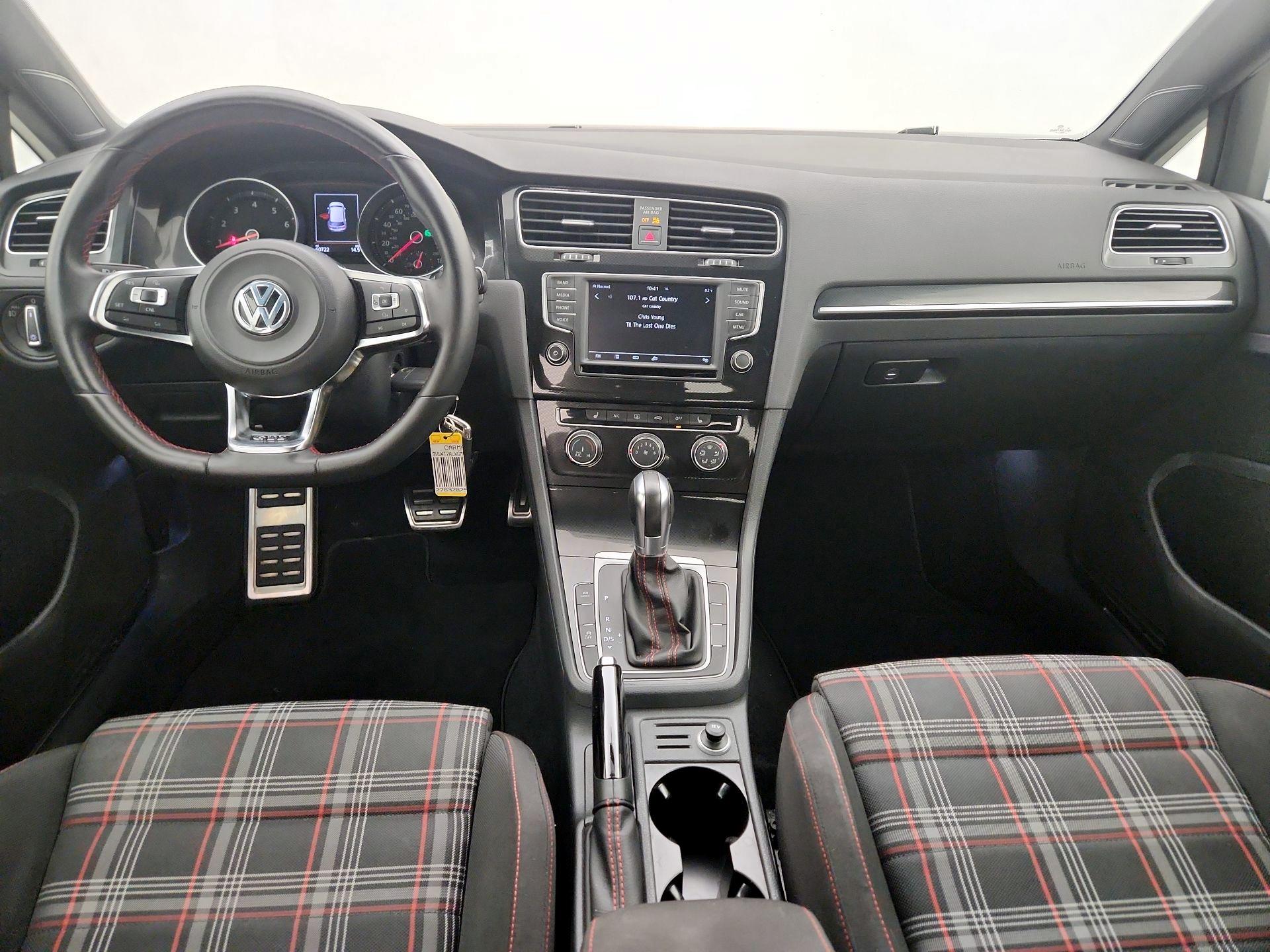 Thumbnail: 2016 Volkswagen Golf - 9