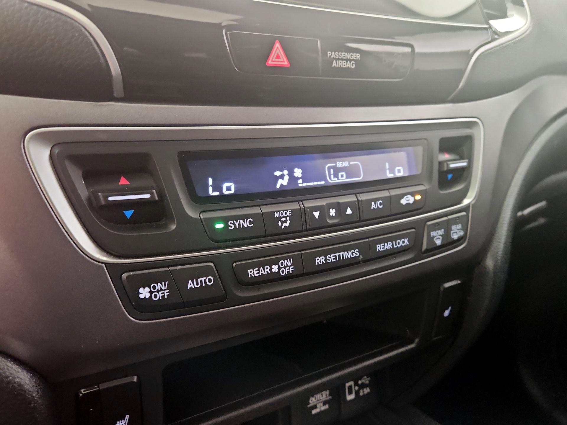 Thumbnail: 2020 Honda Pilot - 16