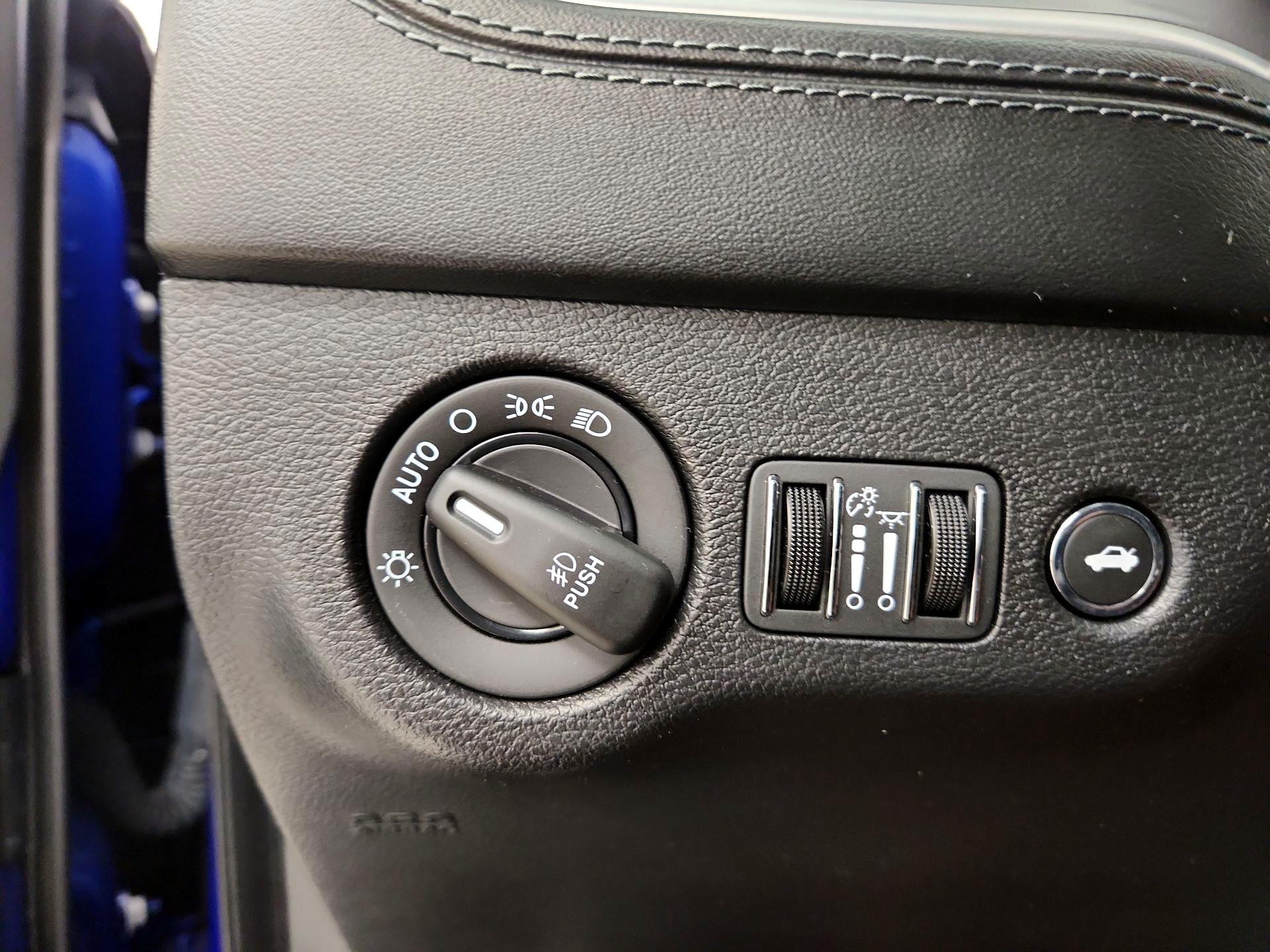 Thumbnail: 2019 Dodge Charger - 13
