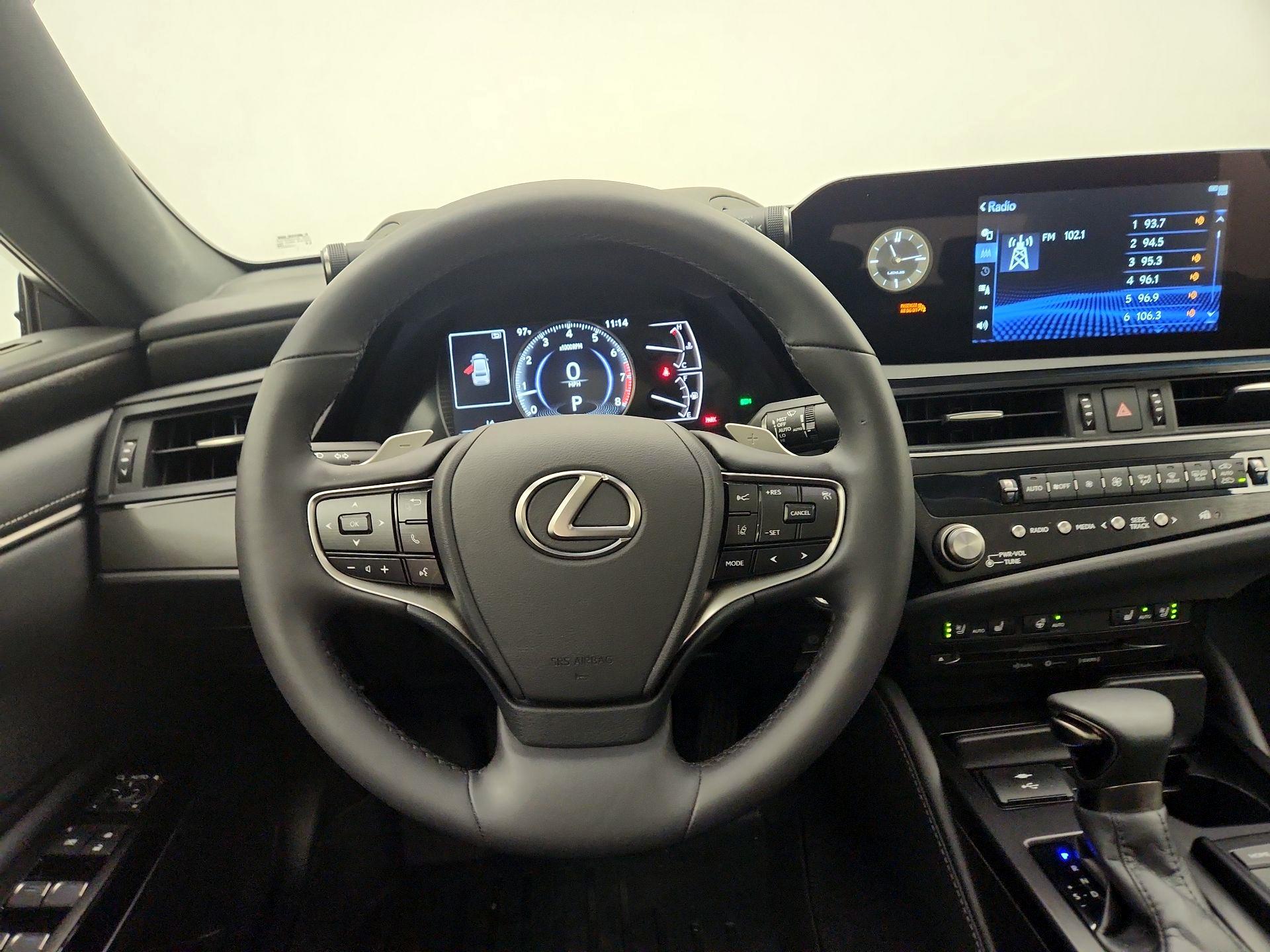 Thumbnail: 2022 Lexus ES - 10