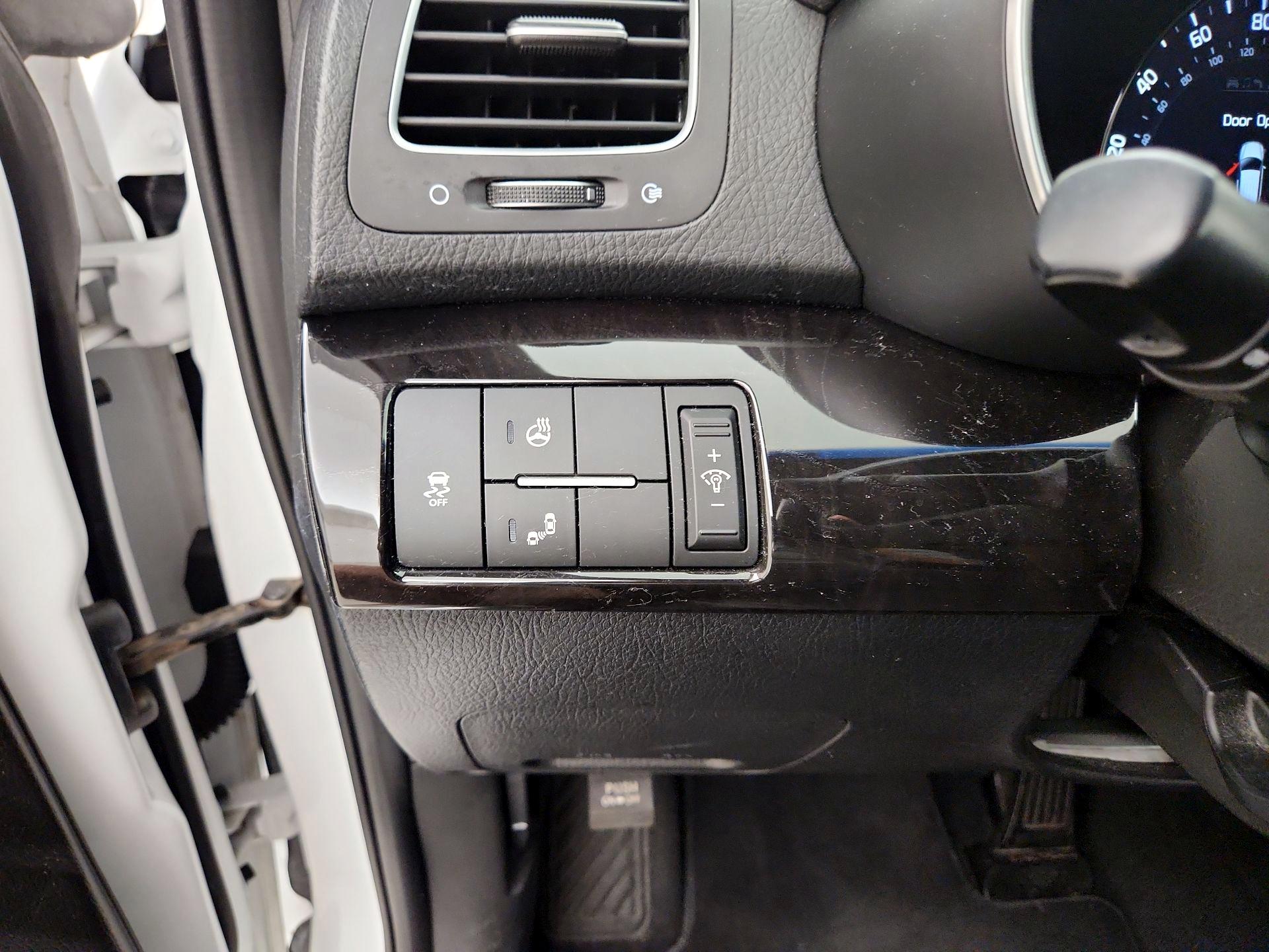 Thumbnail: 2014 Kia Sorento - 13