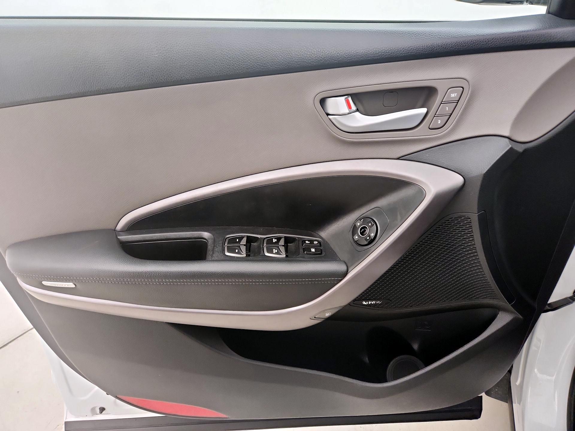 Thumbnail: 2015 Hyundai Santa Fe - 12