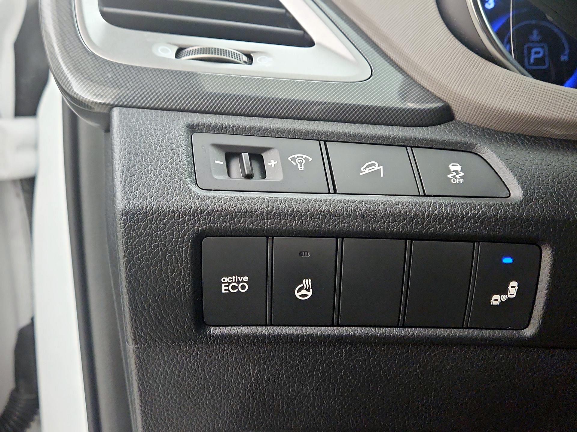 Thumbnail: 2015 Hyundai Santa Fe - 13