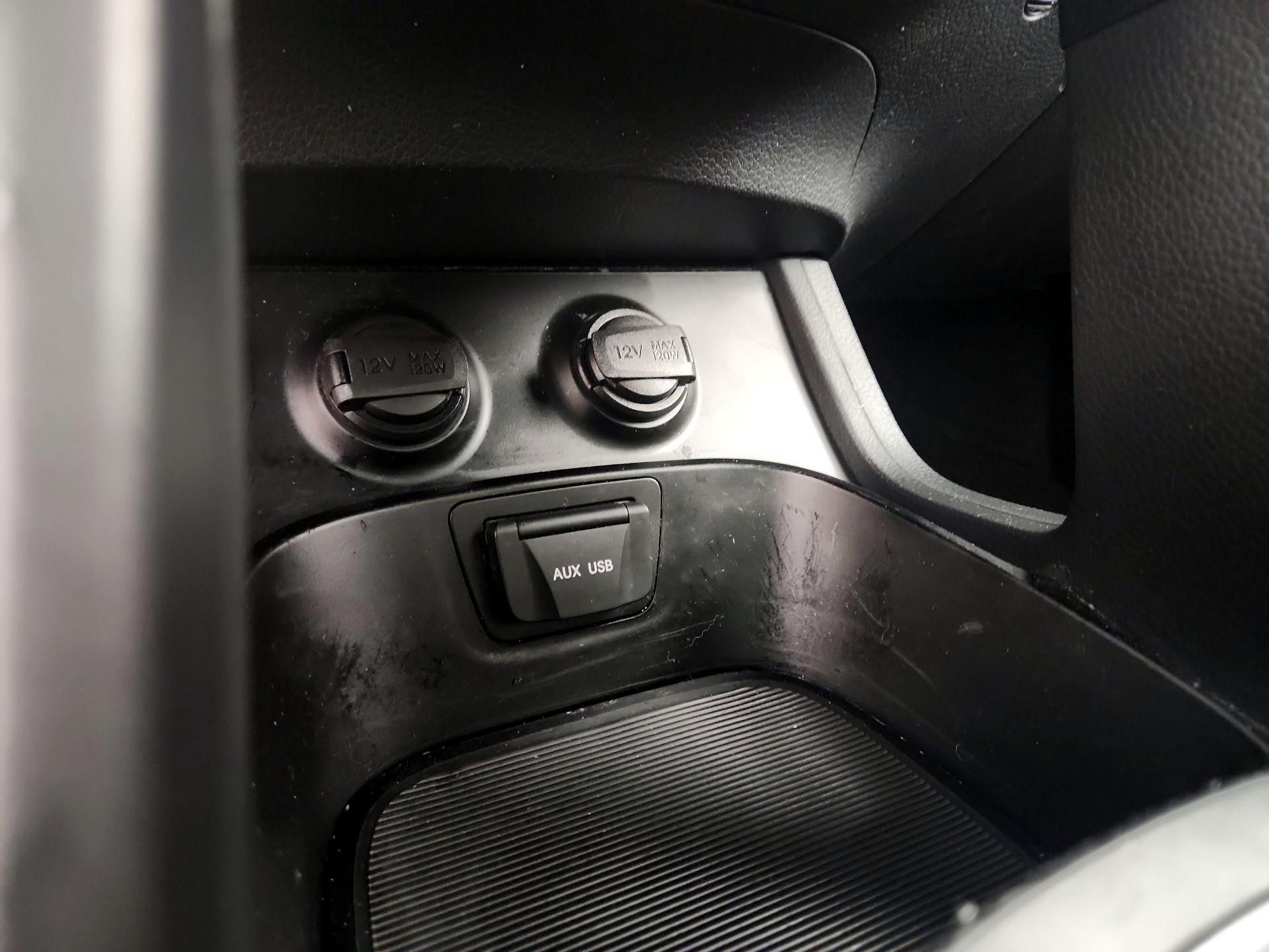 Thumbnail: 2015 Hyundai Santa Fe - 18