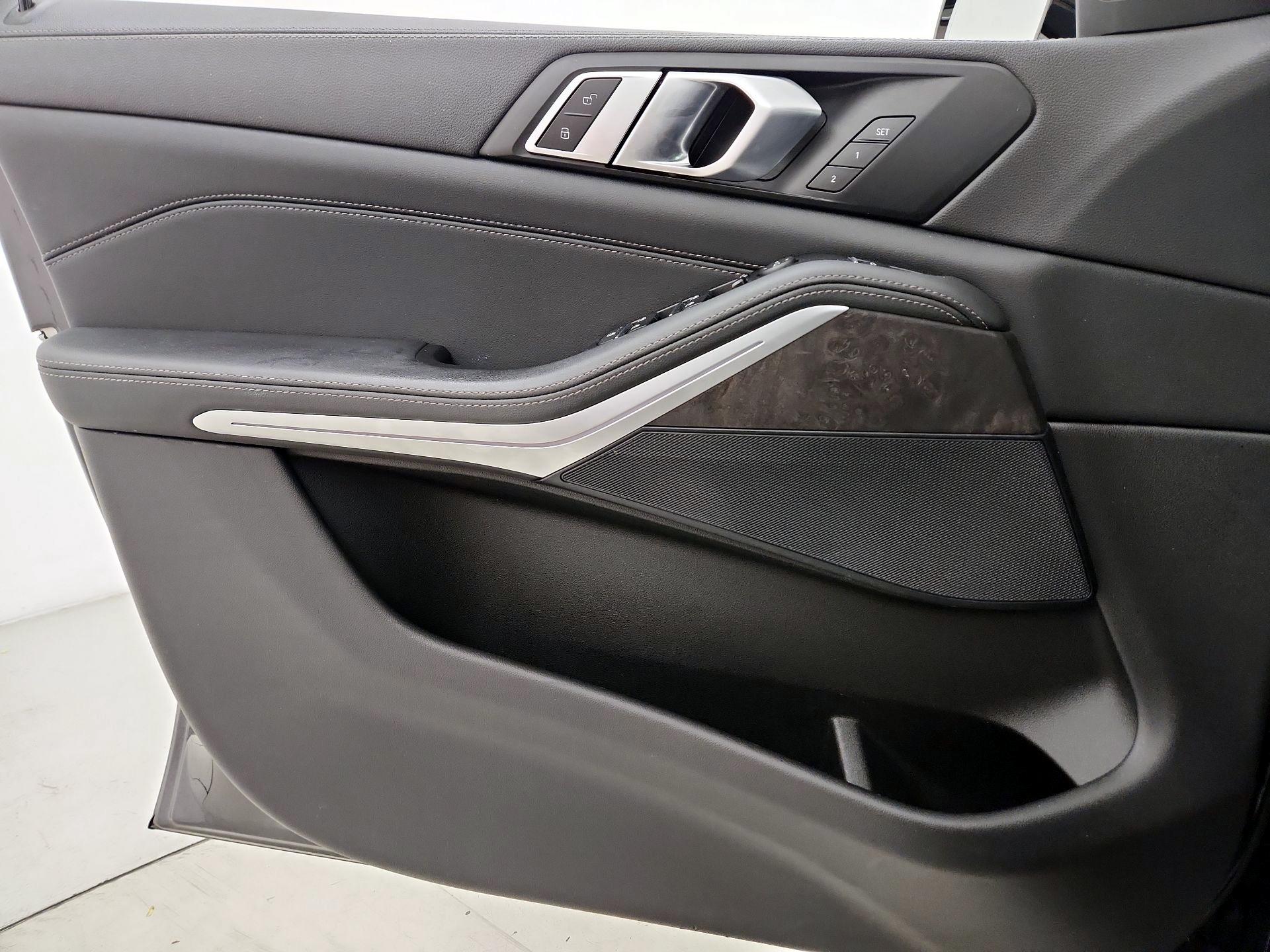 Thumbnail: 2023 BMW X5 - 12