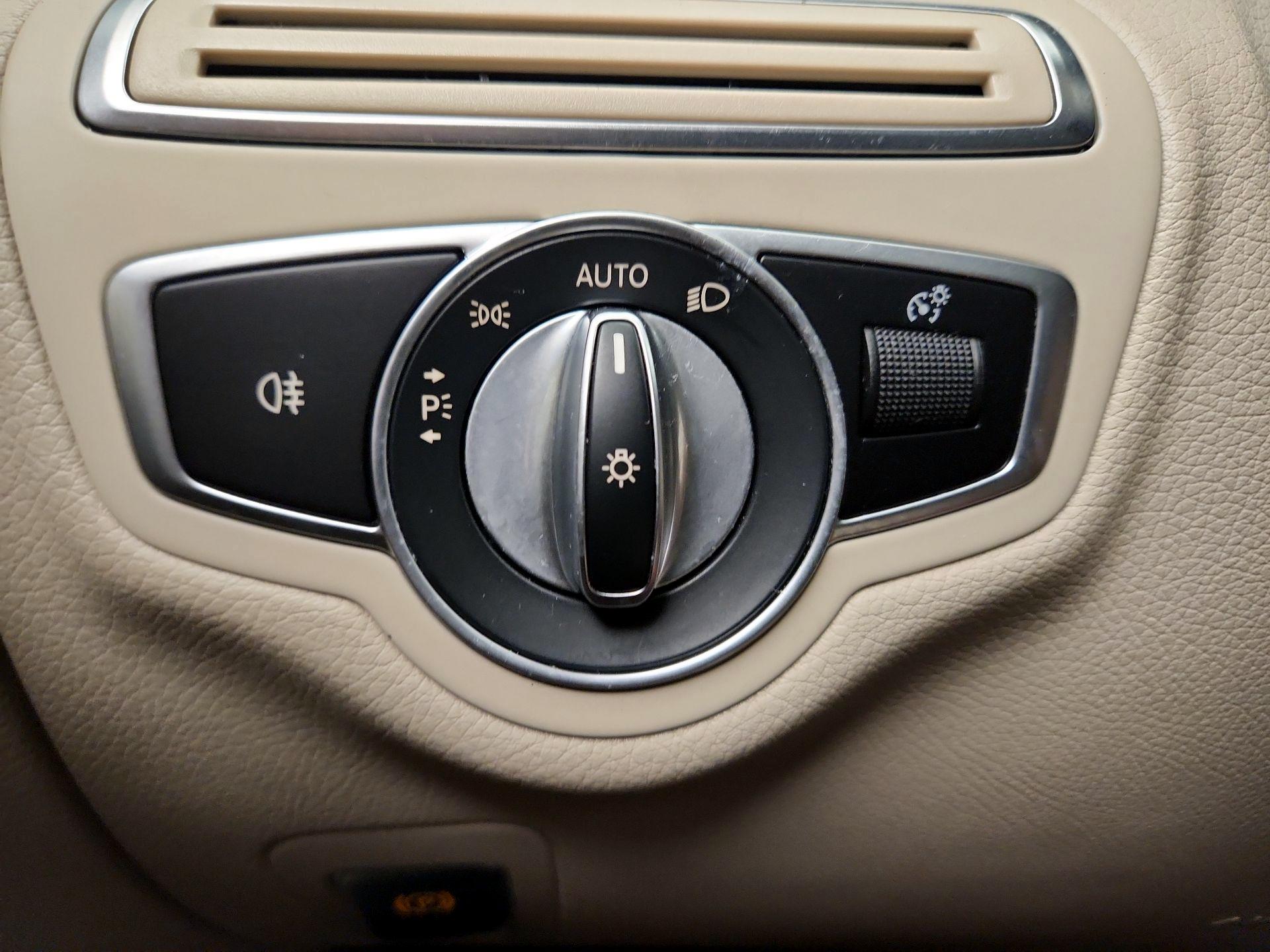 Thumbnail: 2020 Mercedes-Benz C-Class - 13