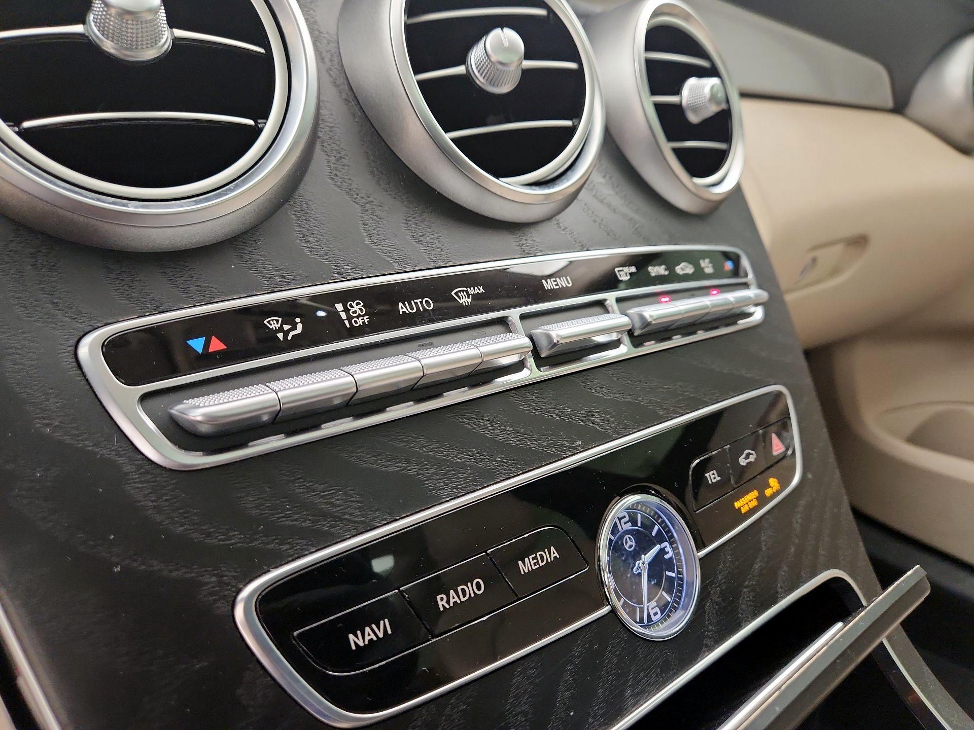 Thumbnail: 2020 Mercedes-Benz C-Class - 16