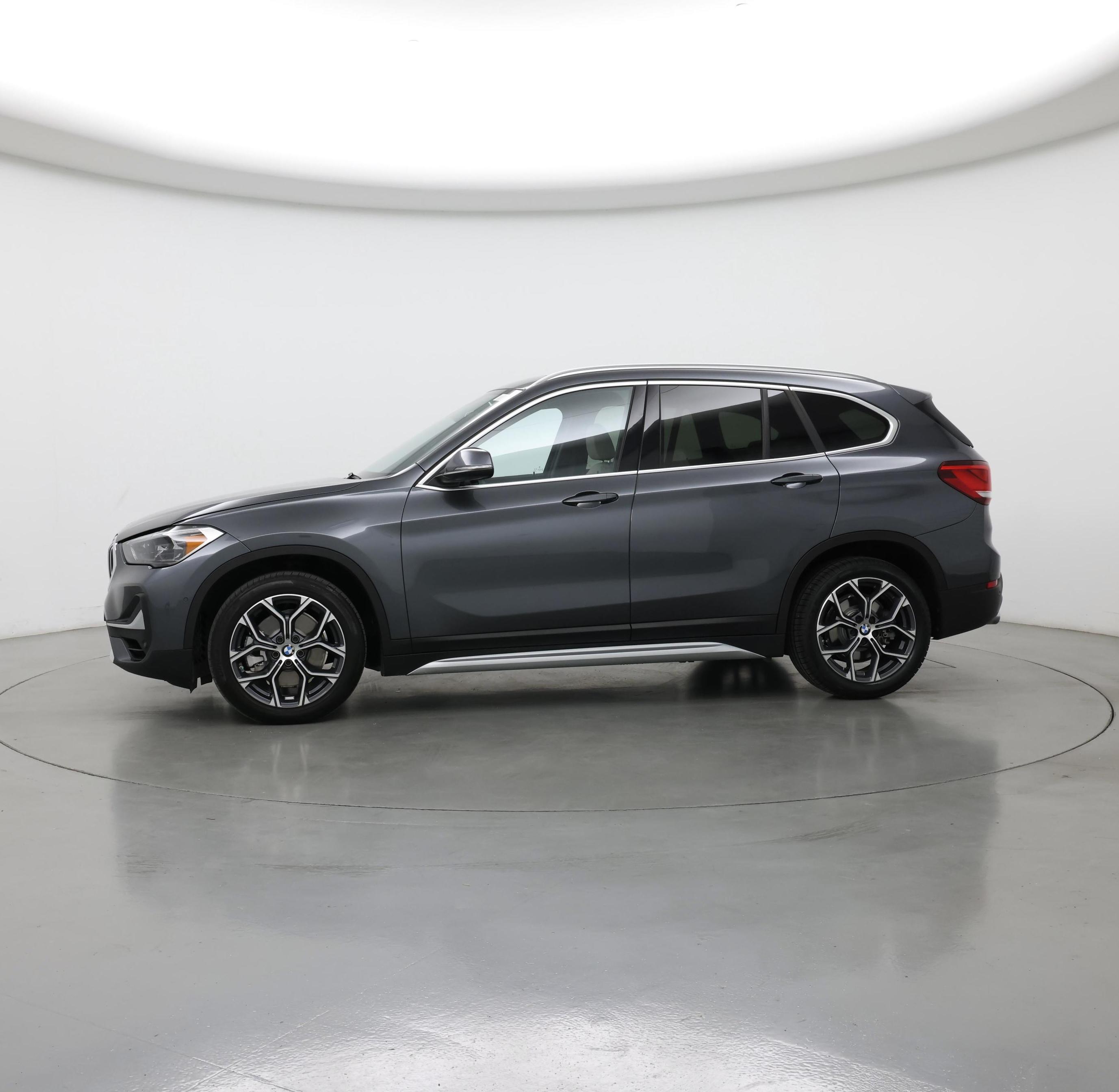 Thumbnail: 2022 BMW X1 - 3