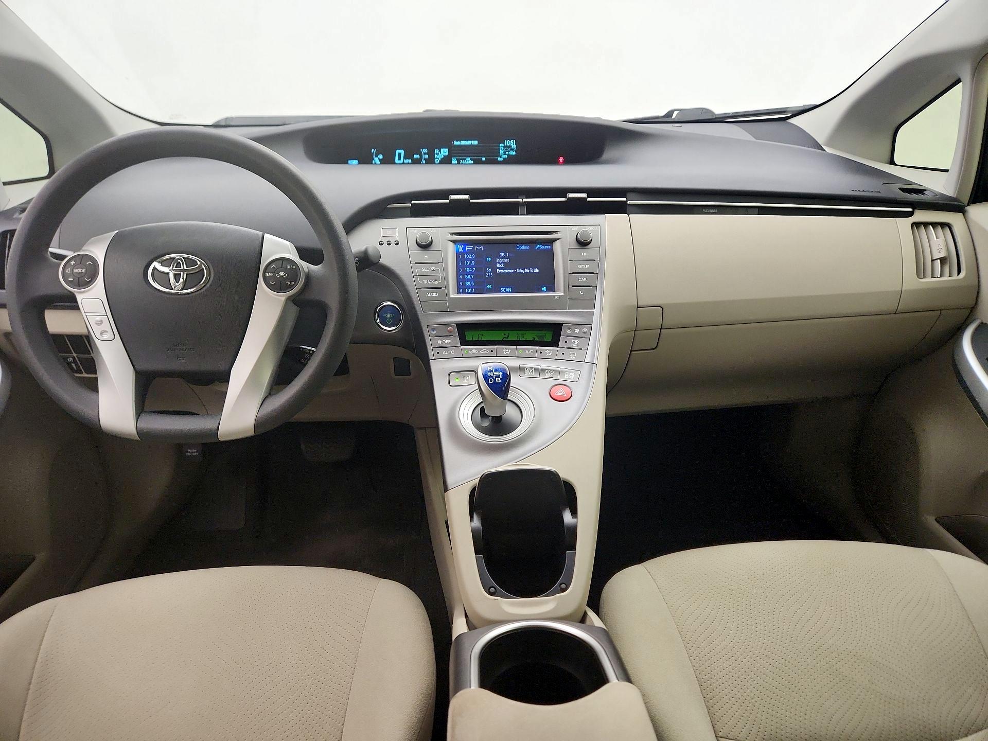 Thumbnail: 2015 Toyota Prius - 9