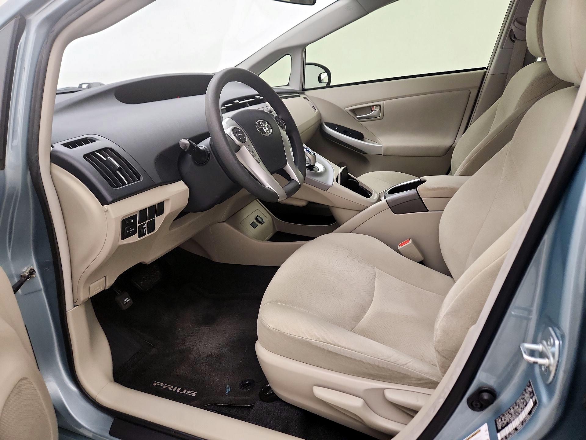 Thumbnail: 2015 Toyota Prius - 11