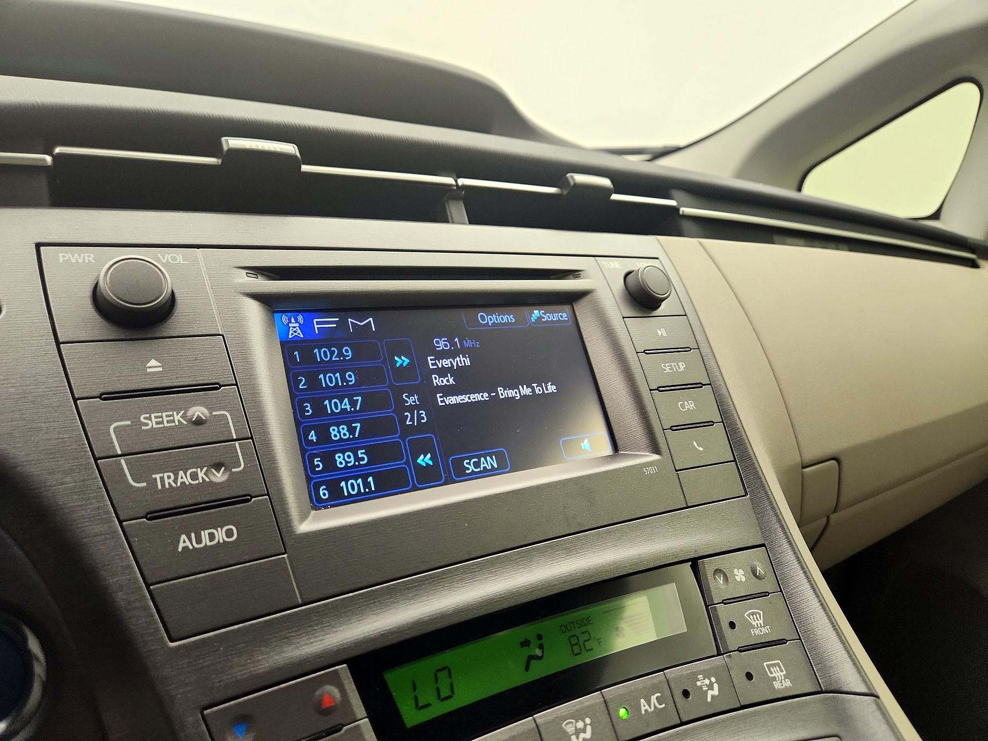 Thumbnail: 2015 Toyota Prius - 15