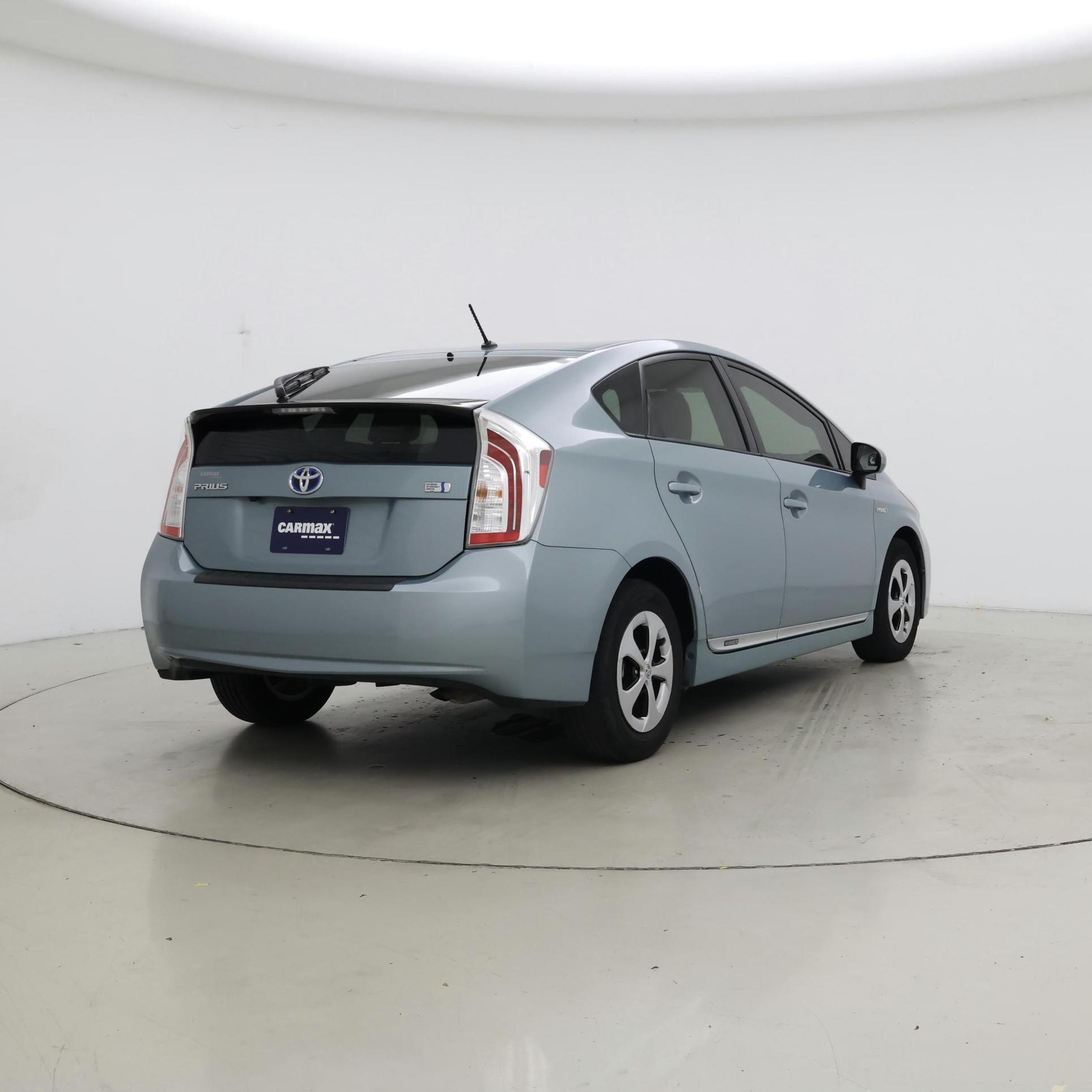 Thumbnail: 2015 Toyota Prius - 8