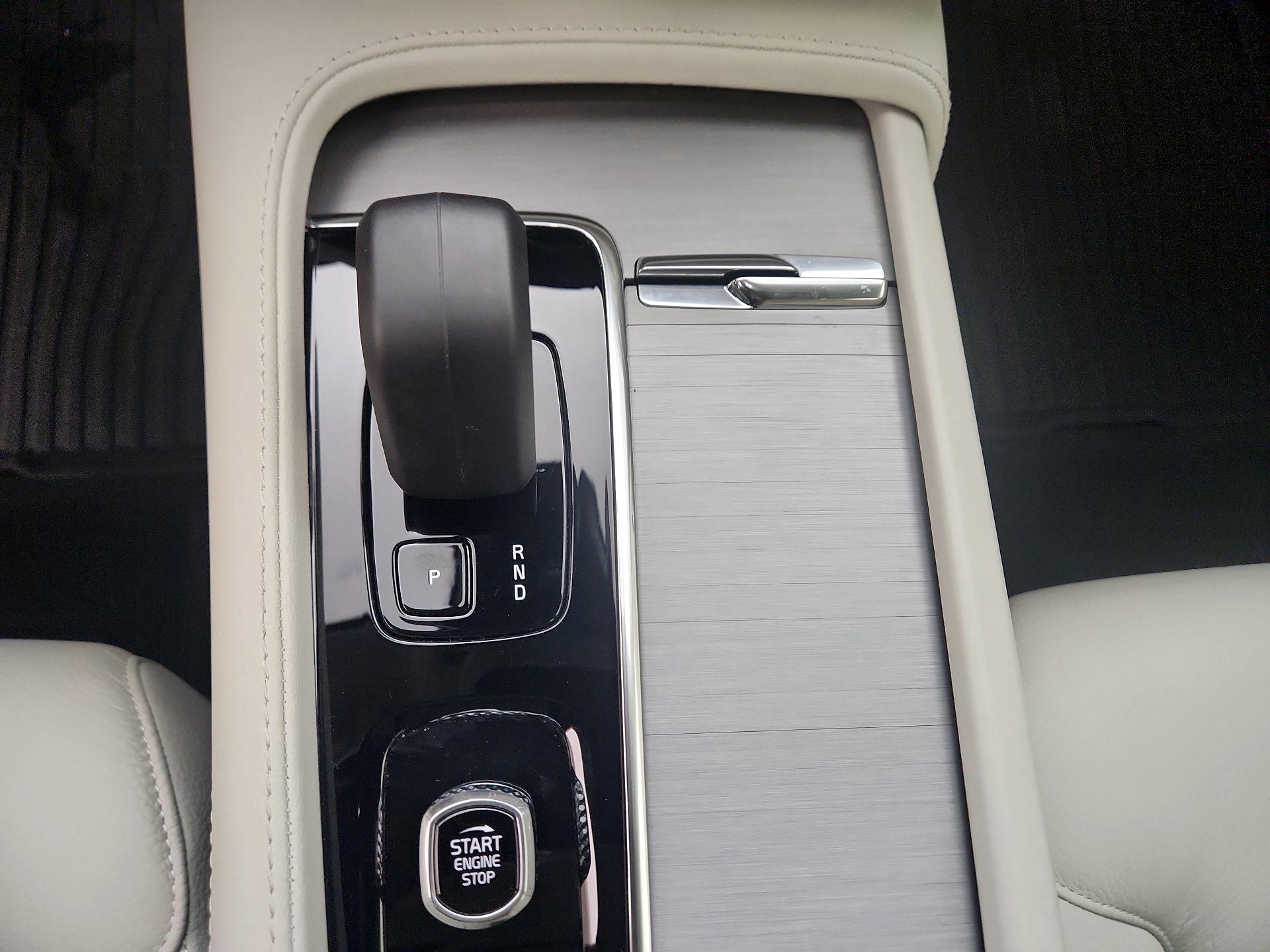 Thumbnail: 2025 Volvo XC90 - 17