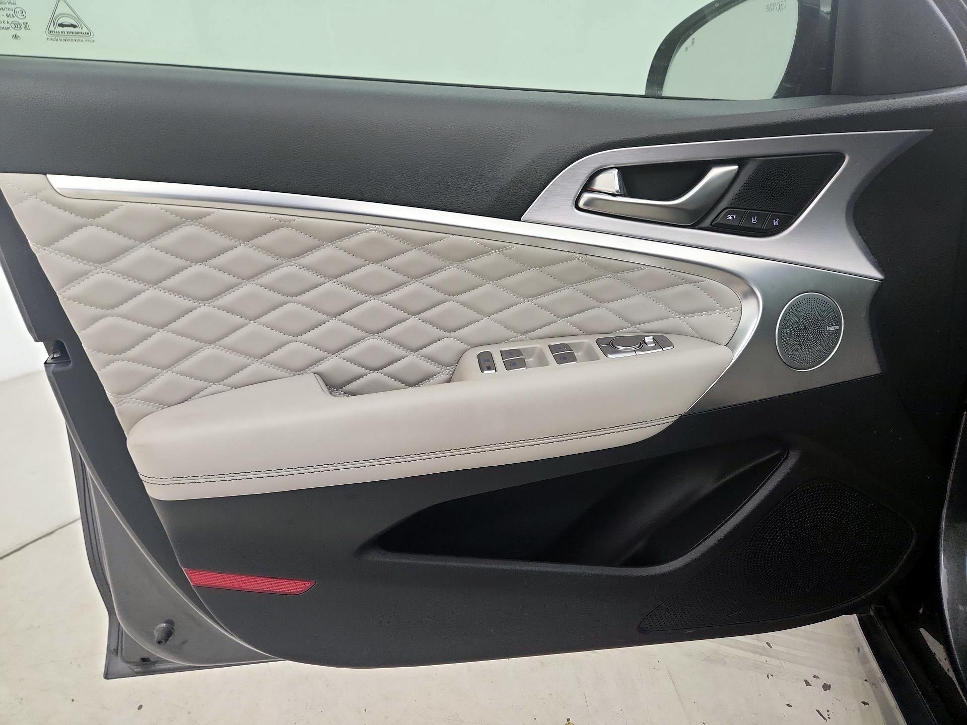 Thumbnail: 2019 Genesis G70 - 12