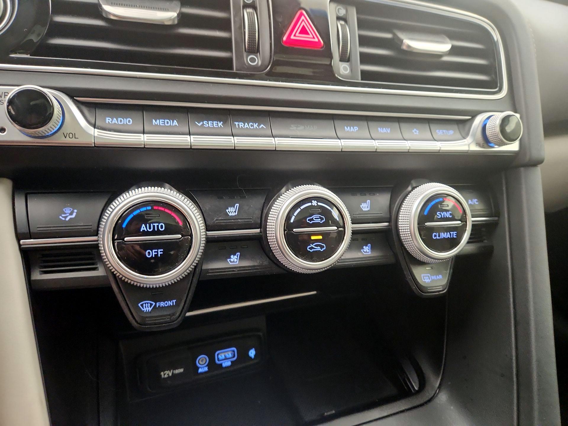 Thumbnail: 2019 Genesis G70 - 17