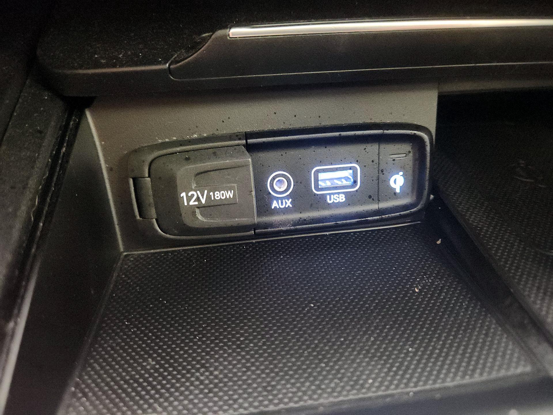 Thumbnail: 2019 Genesis G70 - 19