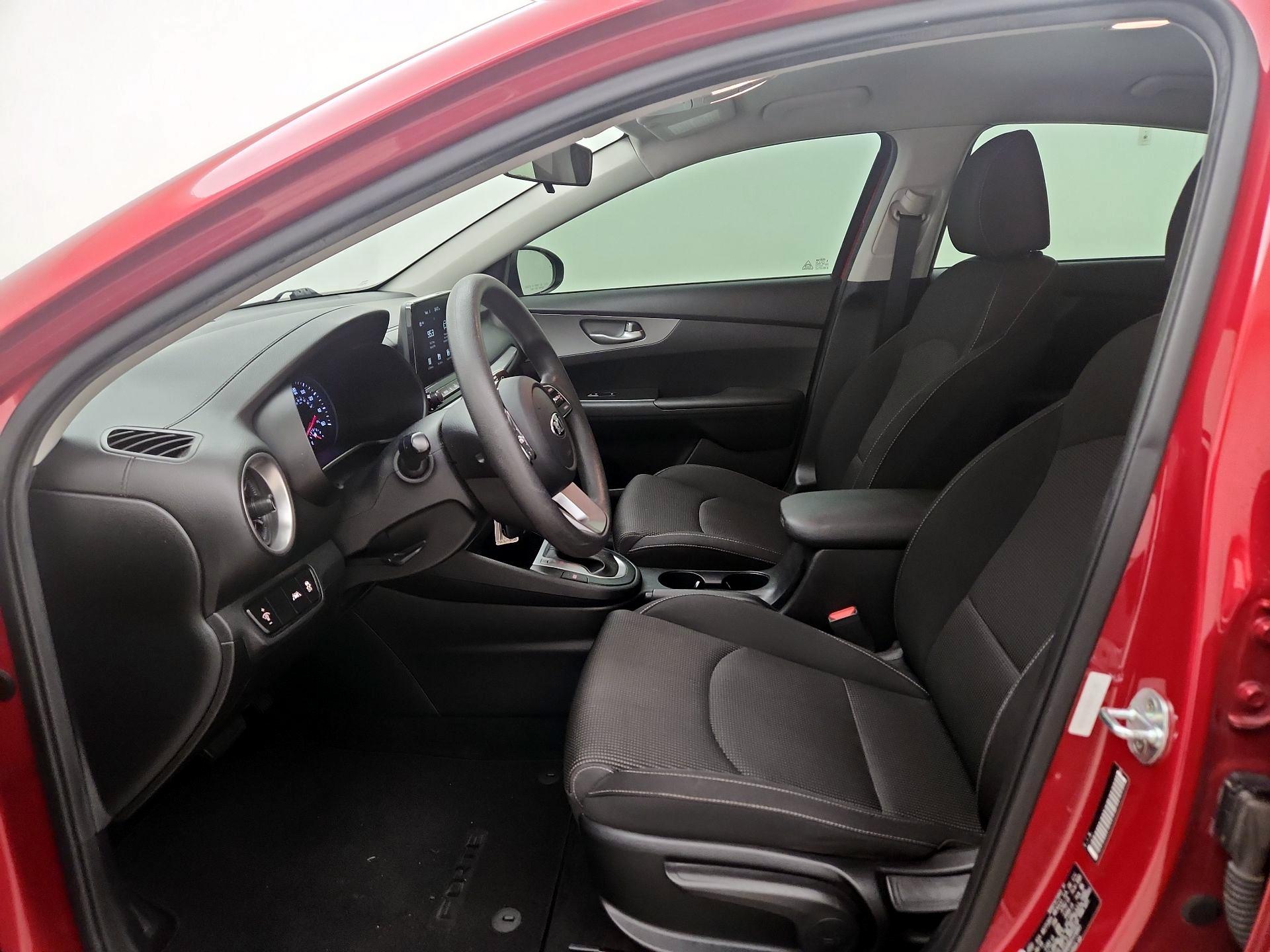 Thumbnail: 2019 Kia Forte - 9