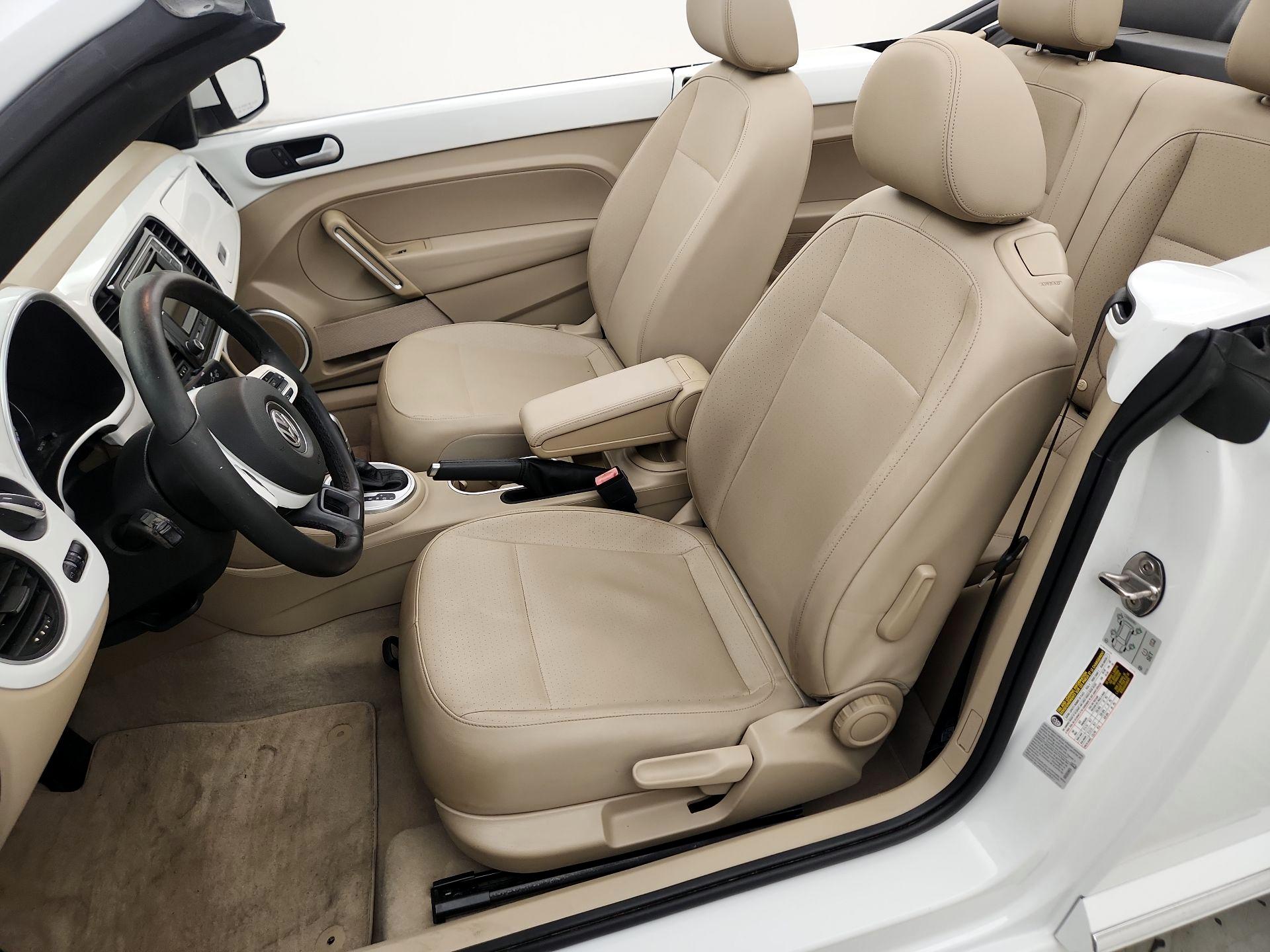 Thumbnail: 2016 Volkswagen Beetle - 11