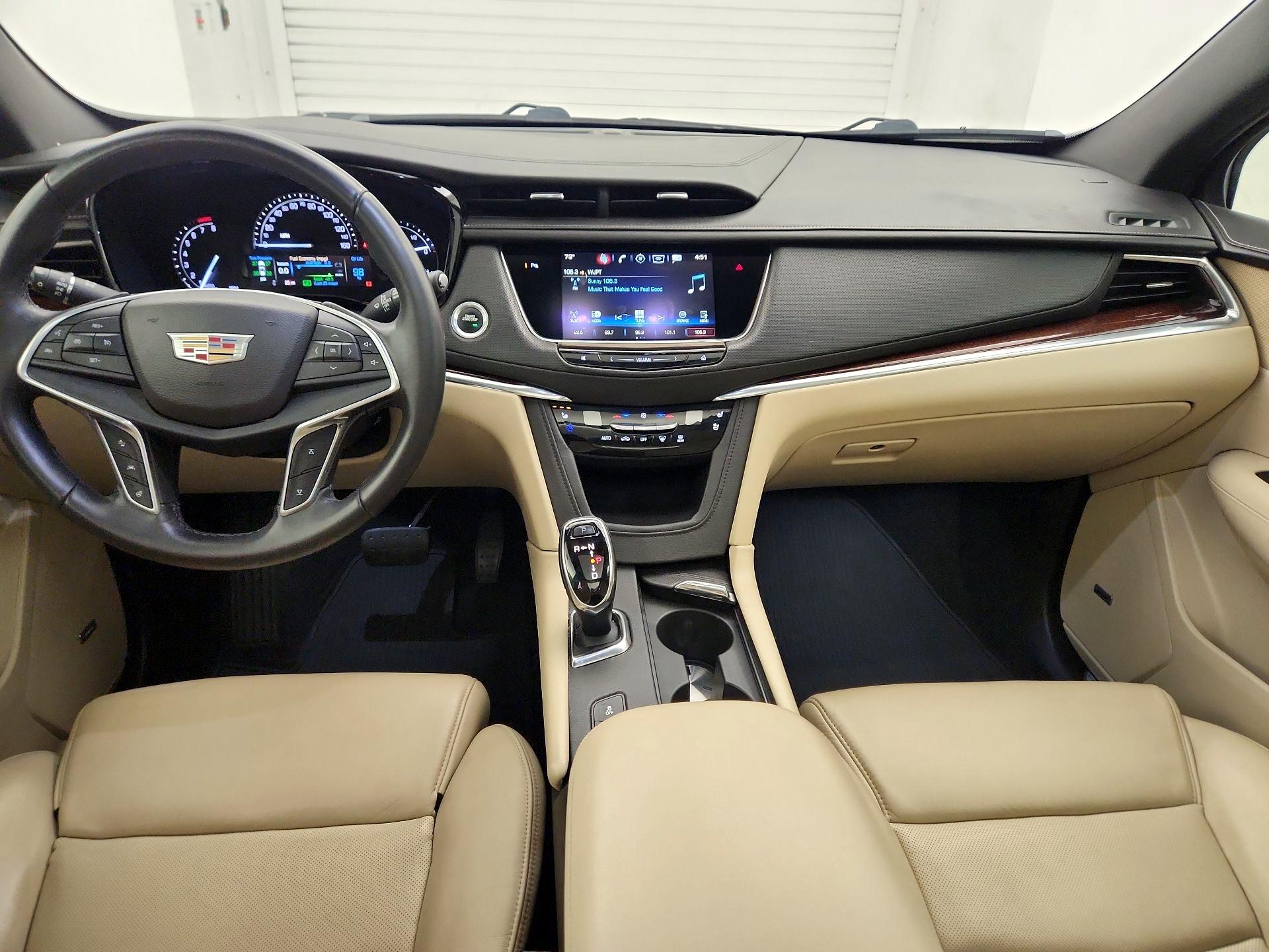 Thumbnail: 2017 Cadillac XT5 - 9