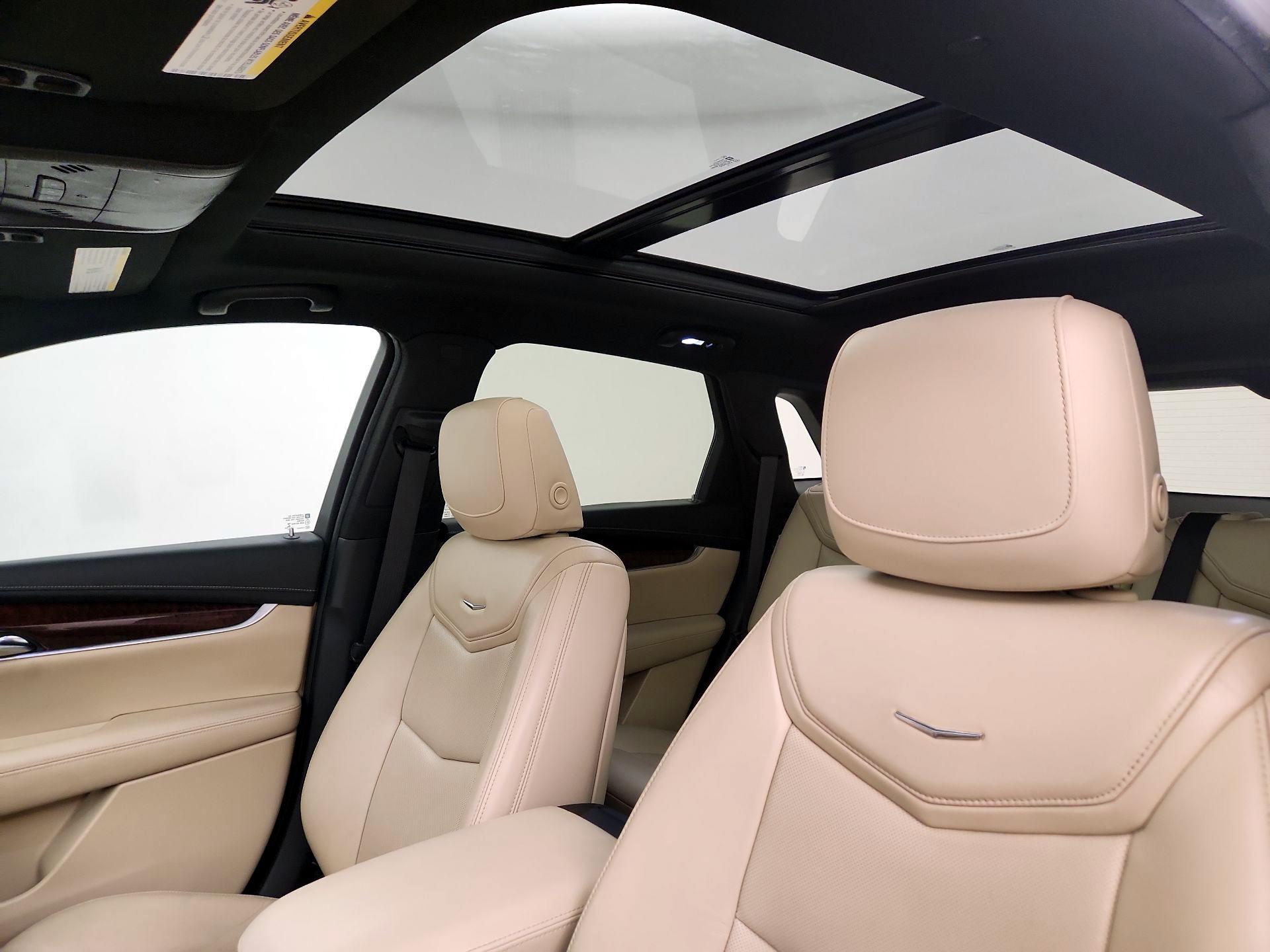 Thumbnail: 2017 Cadillac XT5 - 19