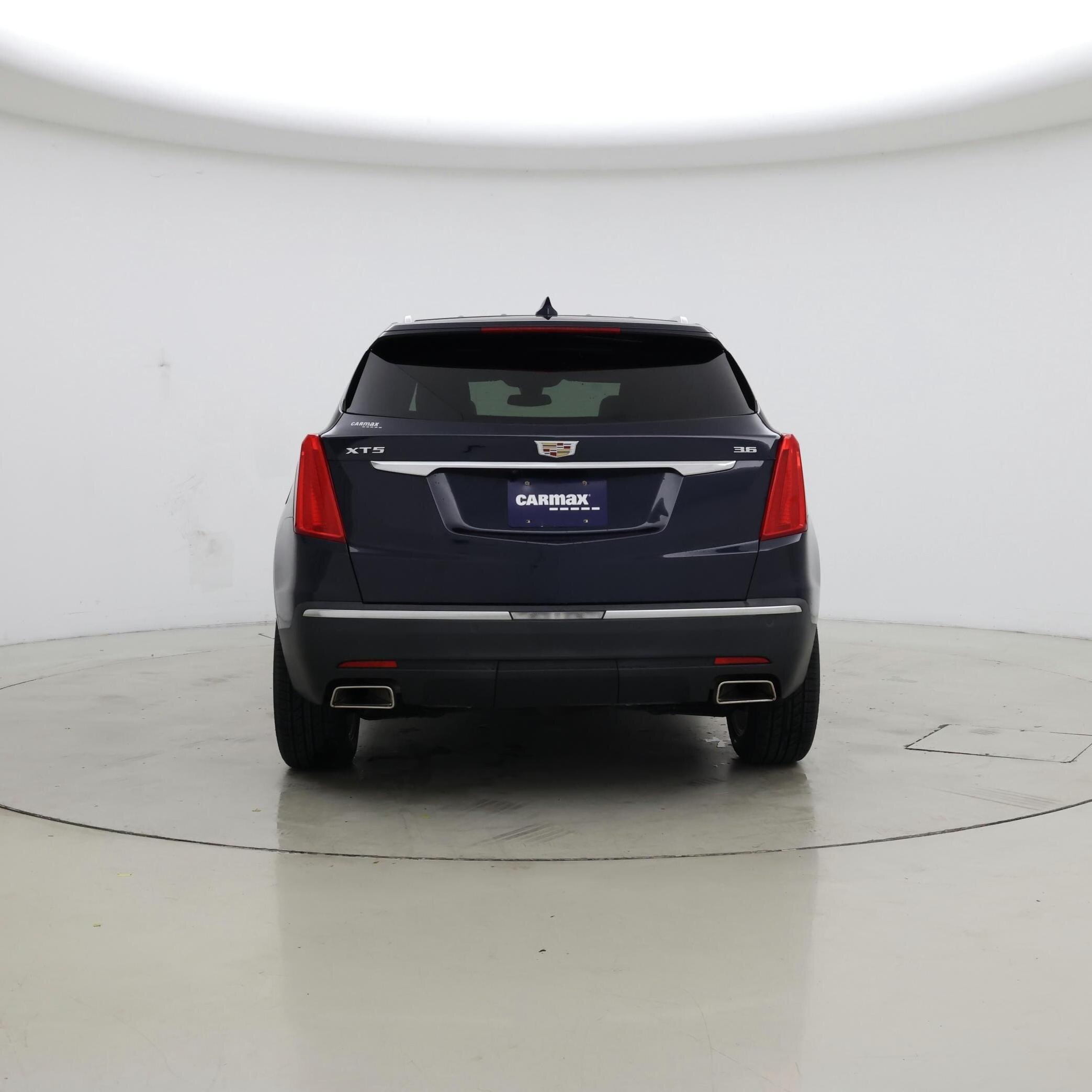 Thumbnail: 2017 Cadillac XT5 - 6