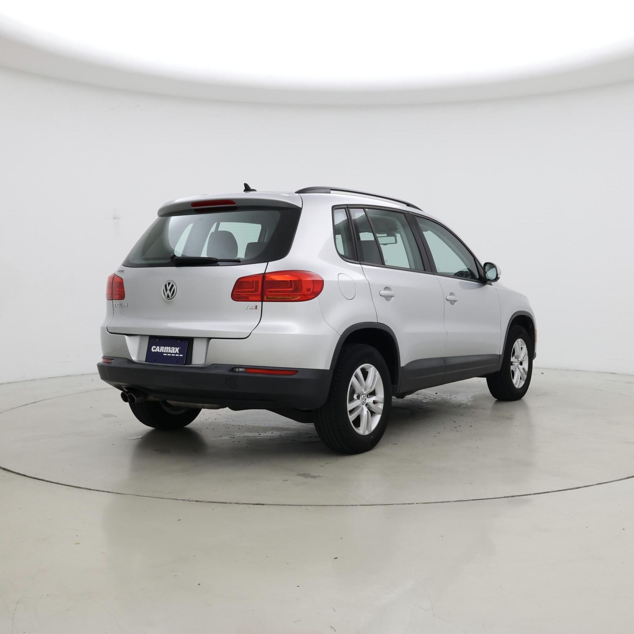 Thumbnail: 2017 Volkswagen Tiguan - 8