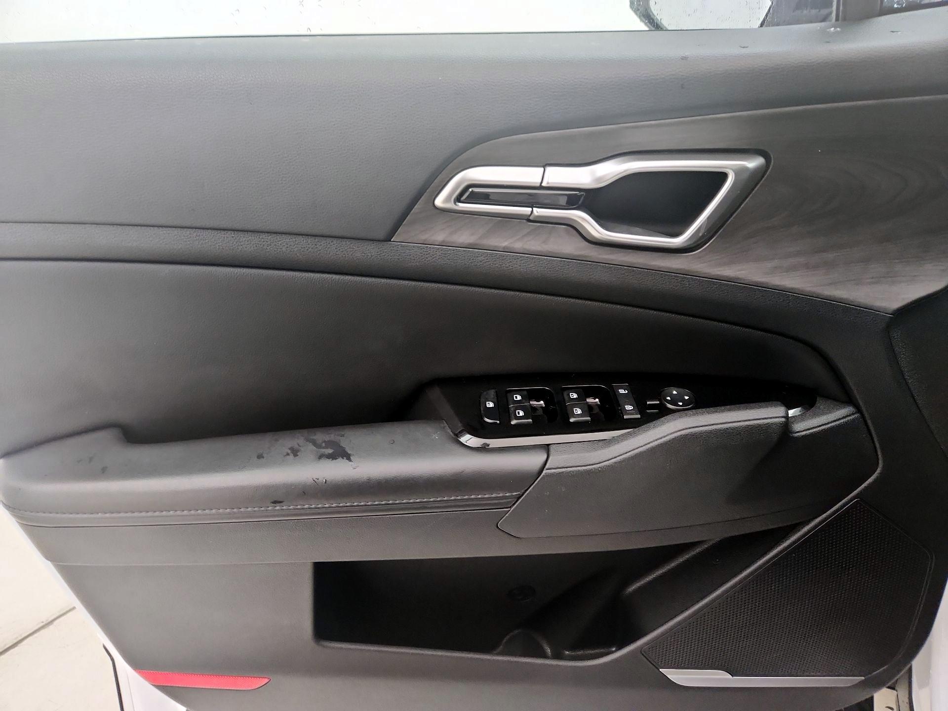 Thumbnail: 2023 Kia Sportage - 12