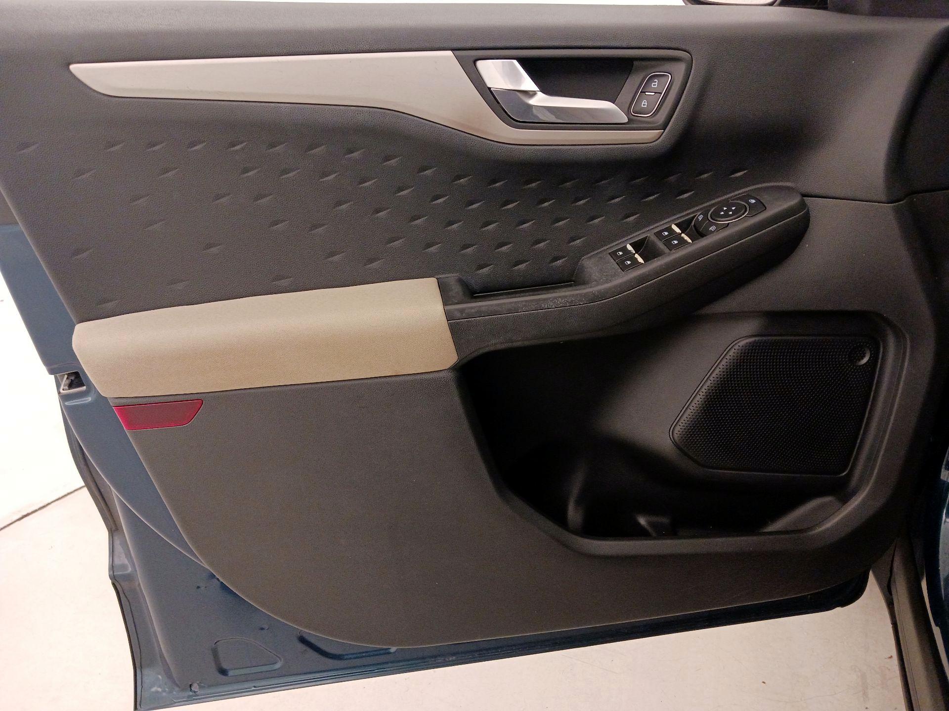 Thumbnail: 2020 Ford Escape - 12