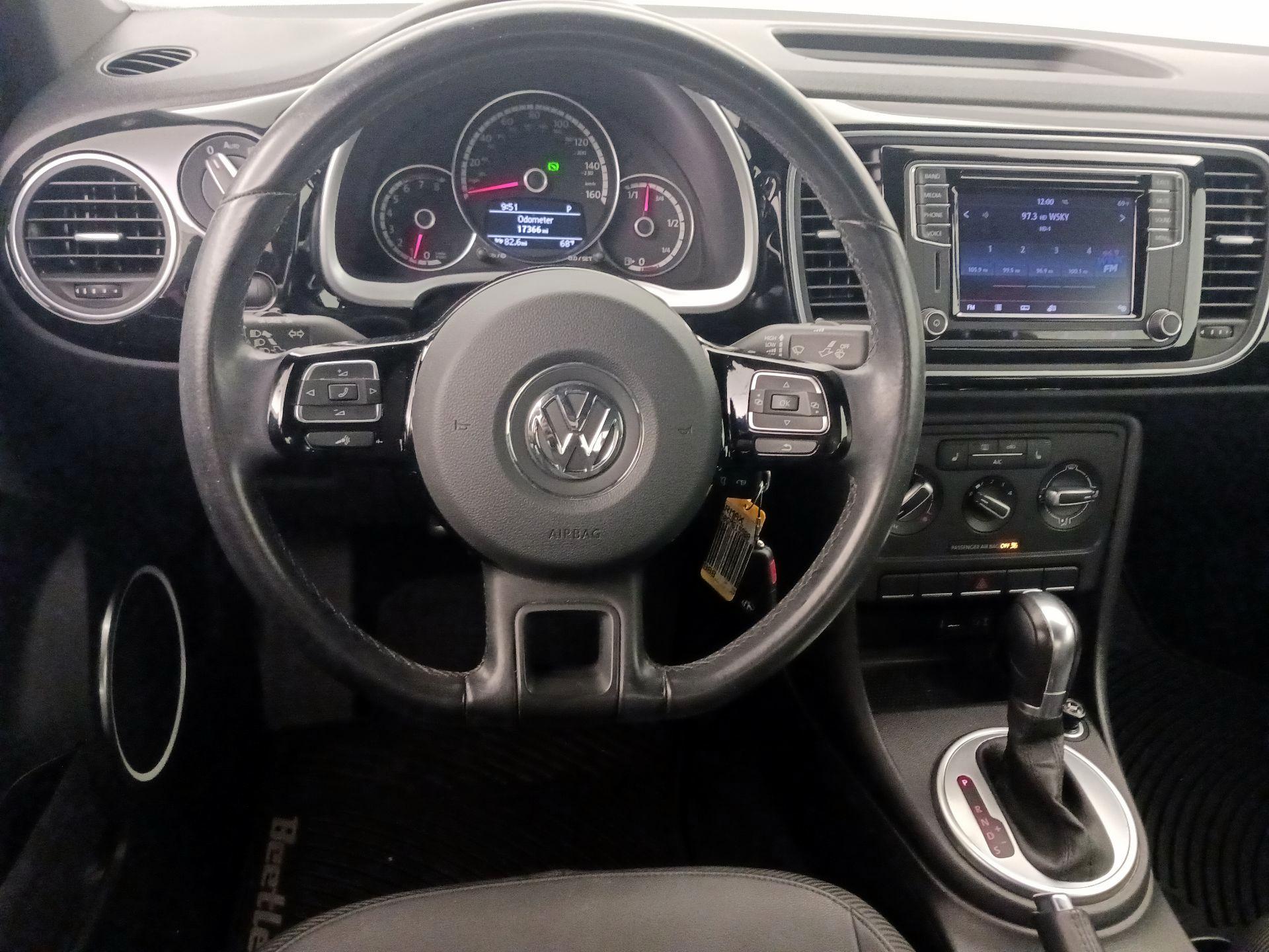 Thumbnail: 2016 Volkswagen Beetle - 10