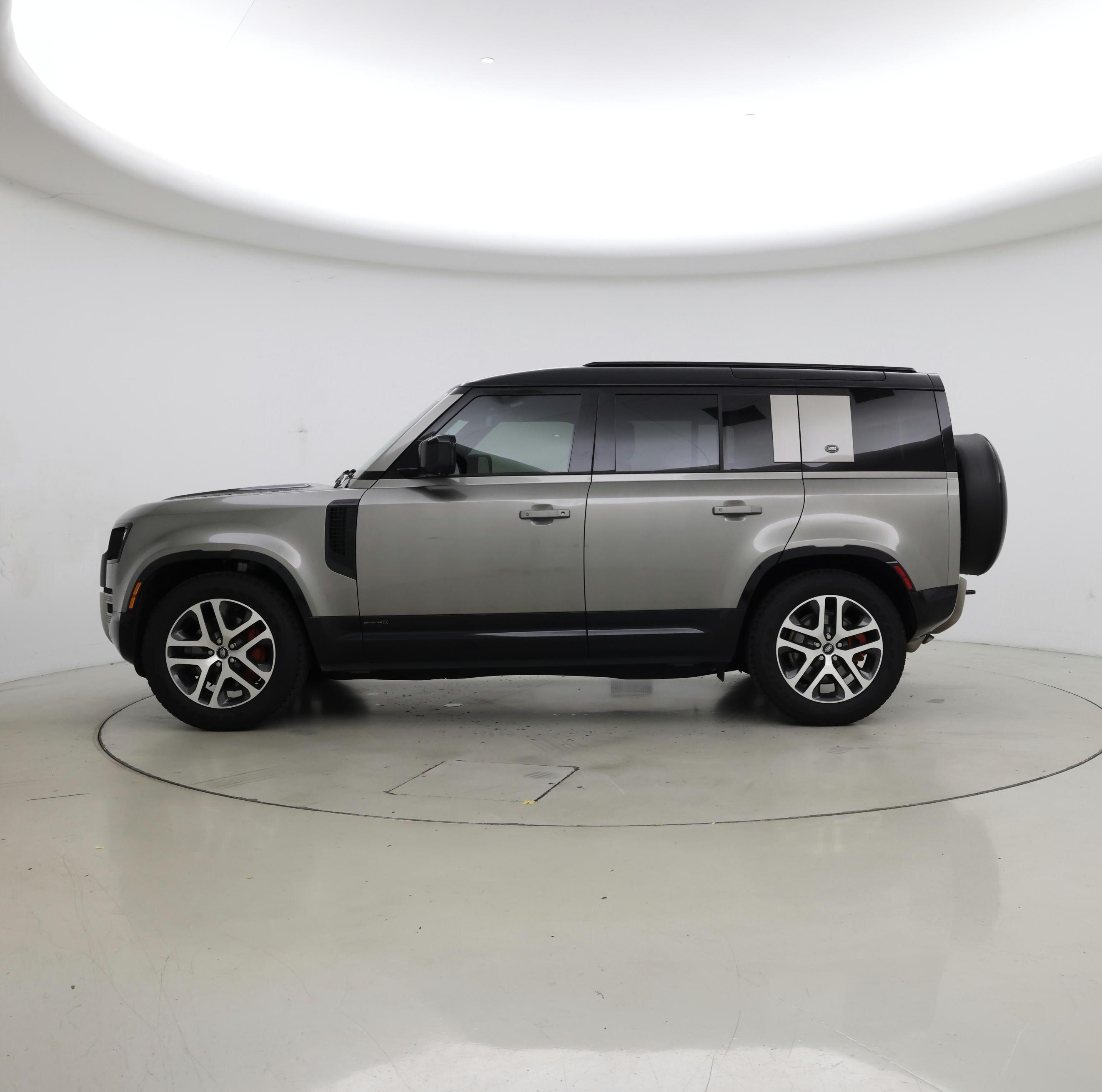 Thumbnail: 2024 Land Rover Defender - 3