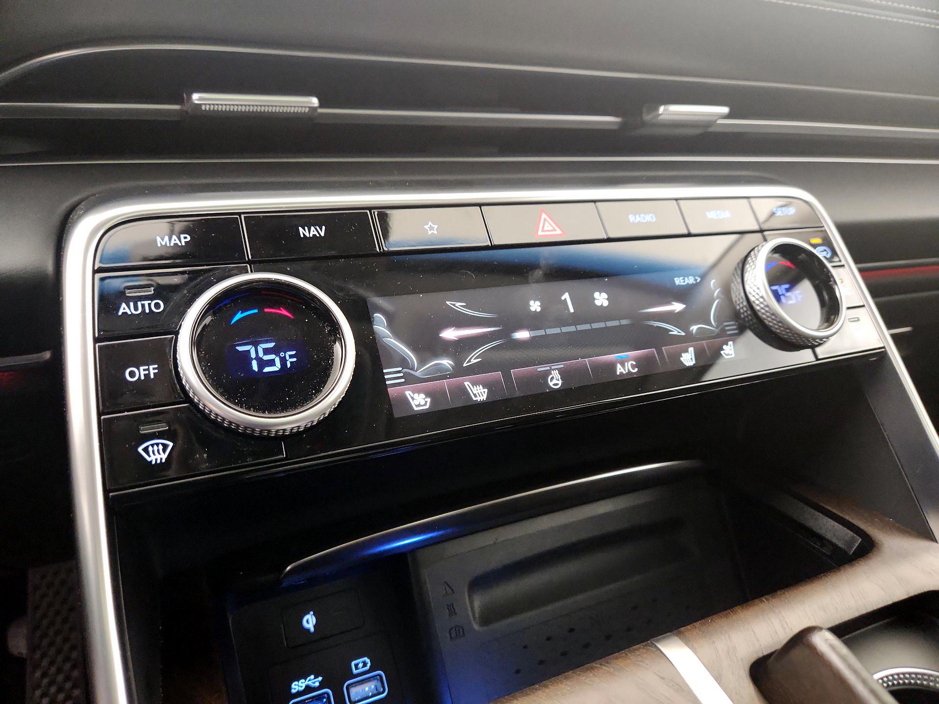 Thumbnail: 2022 Genesis GV80 - 17