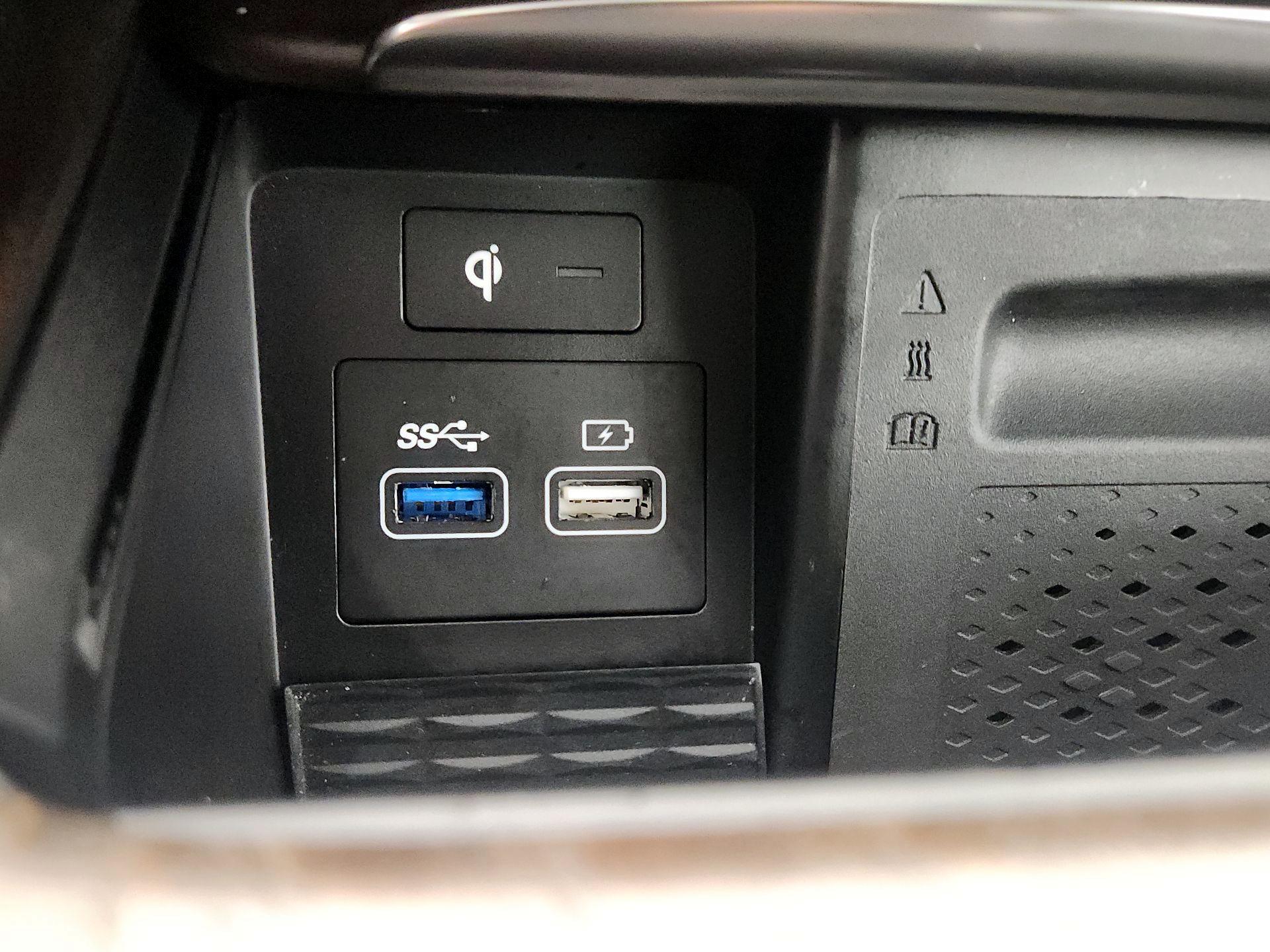 Thumbnail: 2022 Genesis GV80 - 19