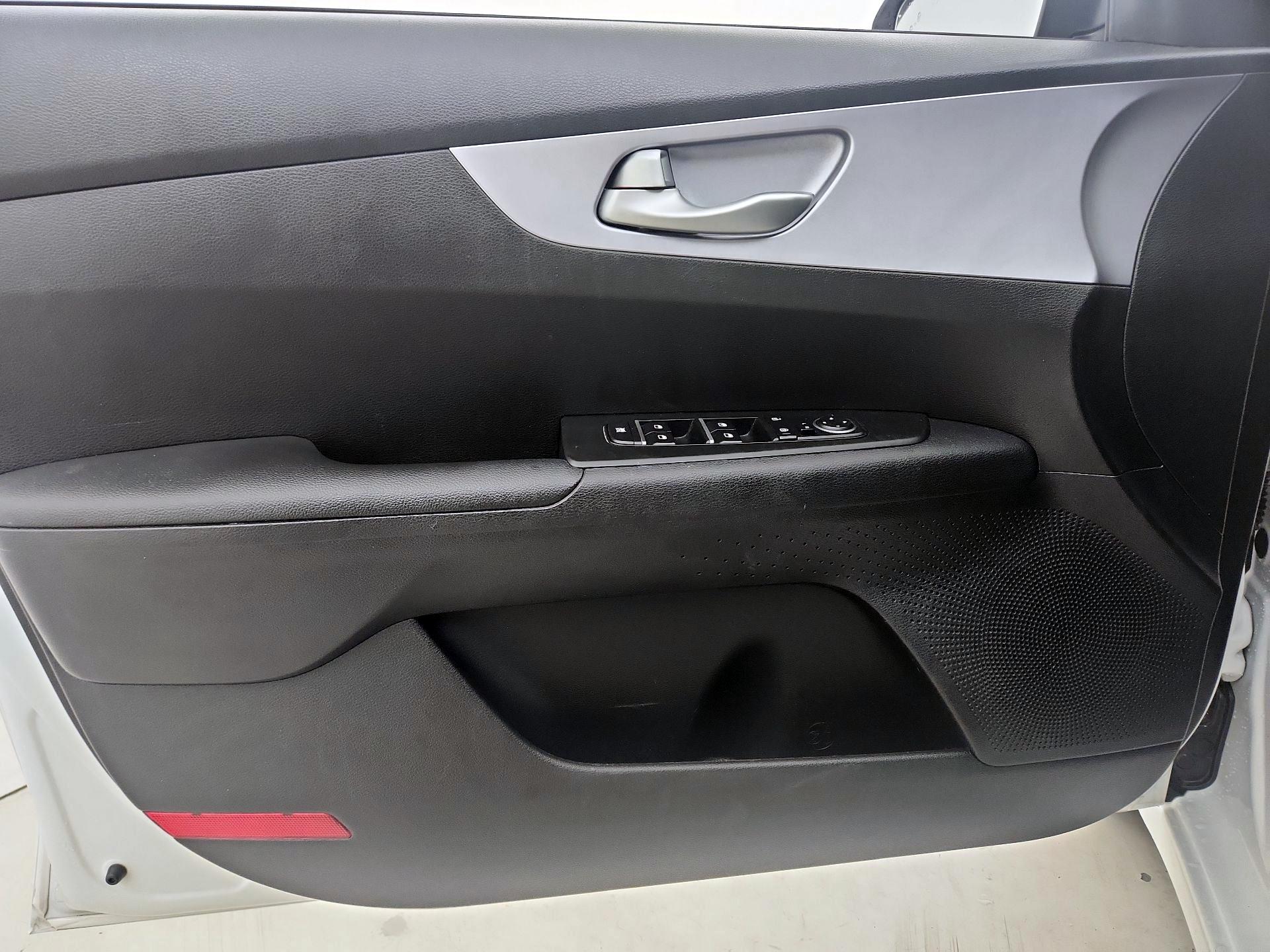 Thumbnail: 2024 Kia Forte - 12