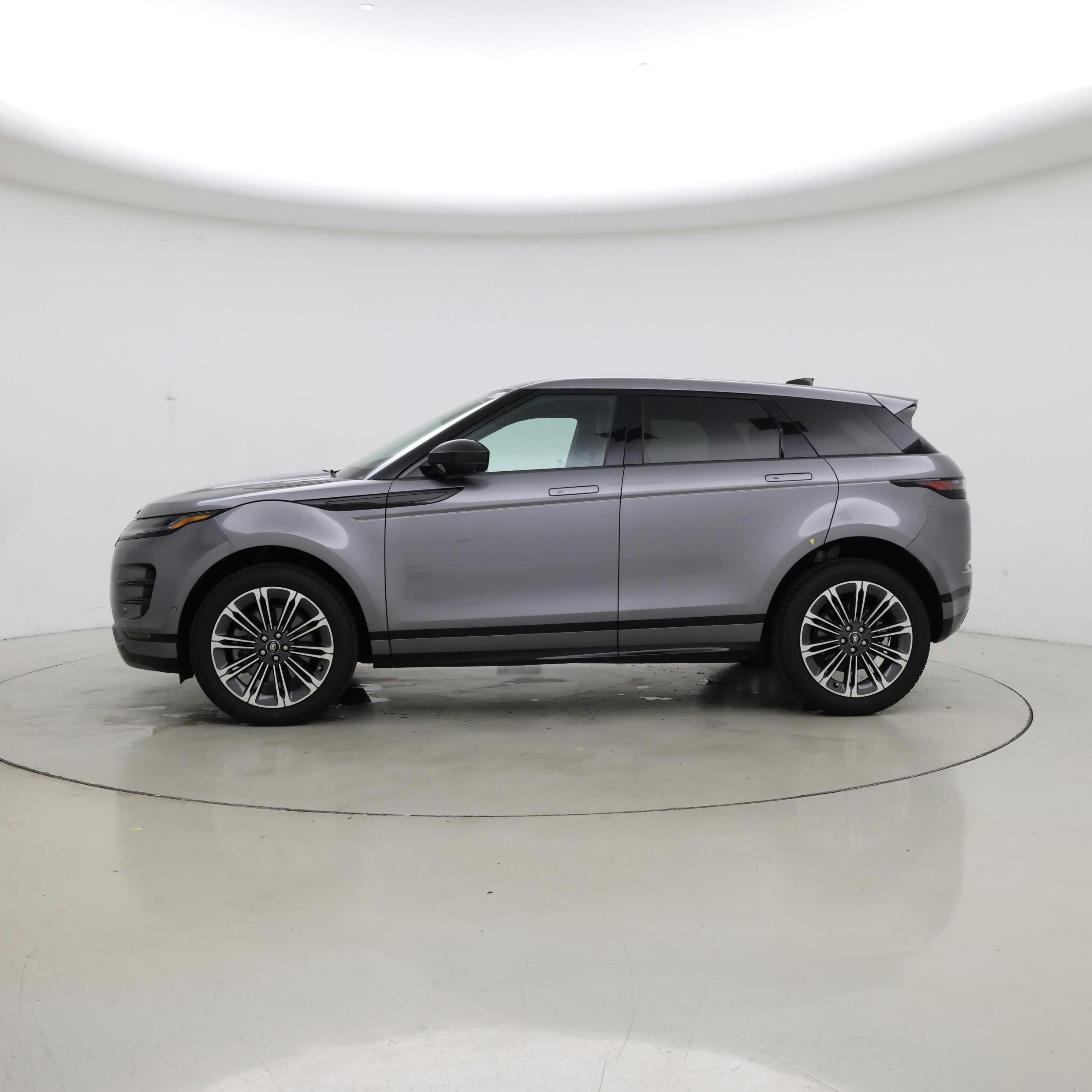 Thumbnail: 2026 Land Rover Range Rover Evoque - 3