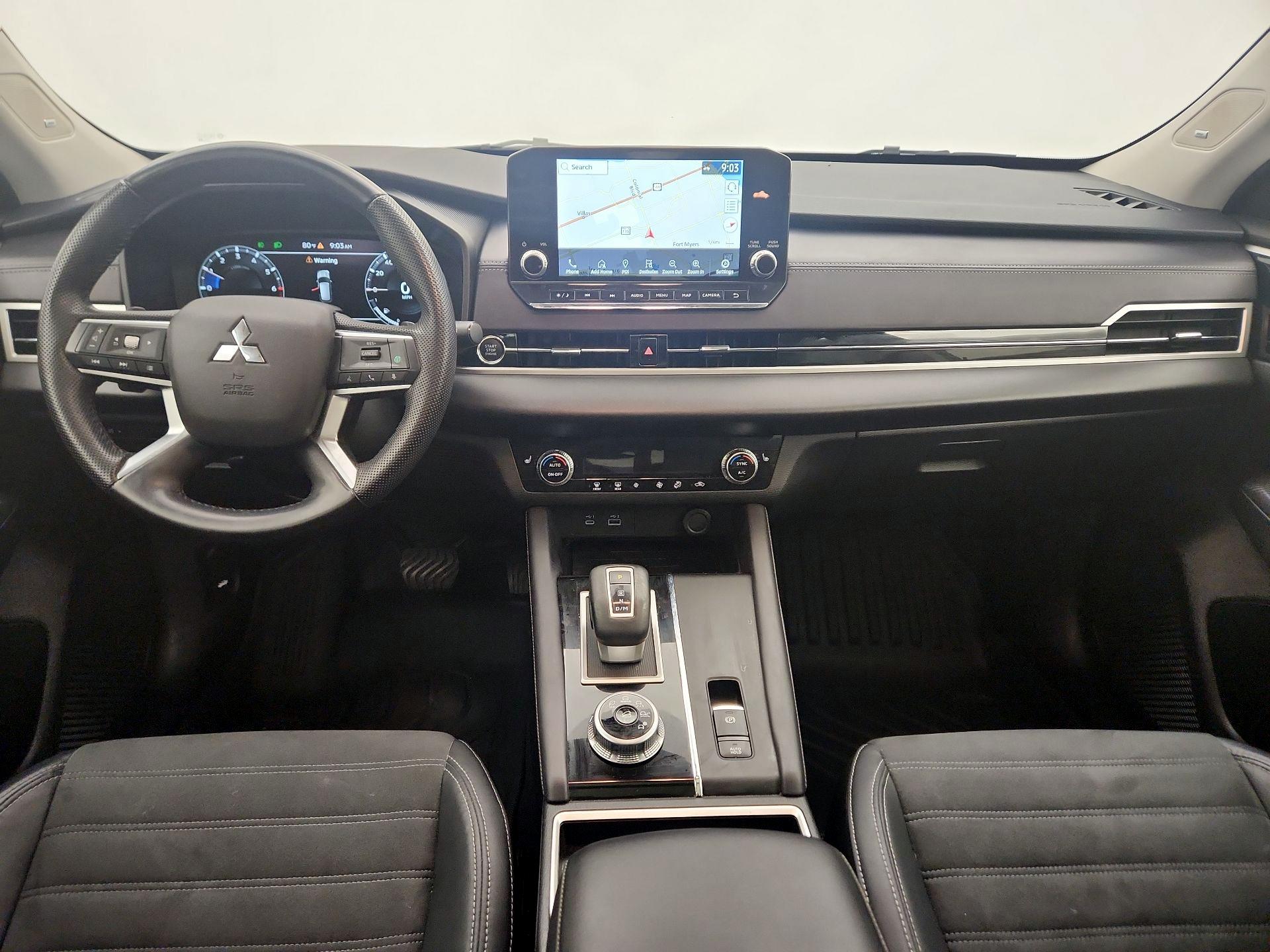 Thumbnail: 2023 Mitsubishi Outlander - 9