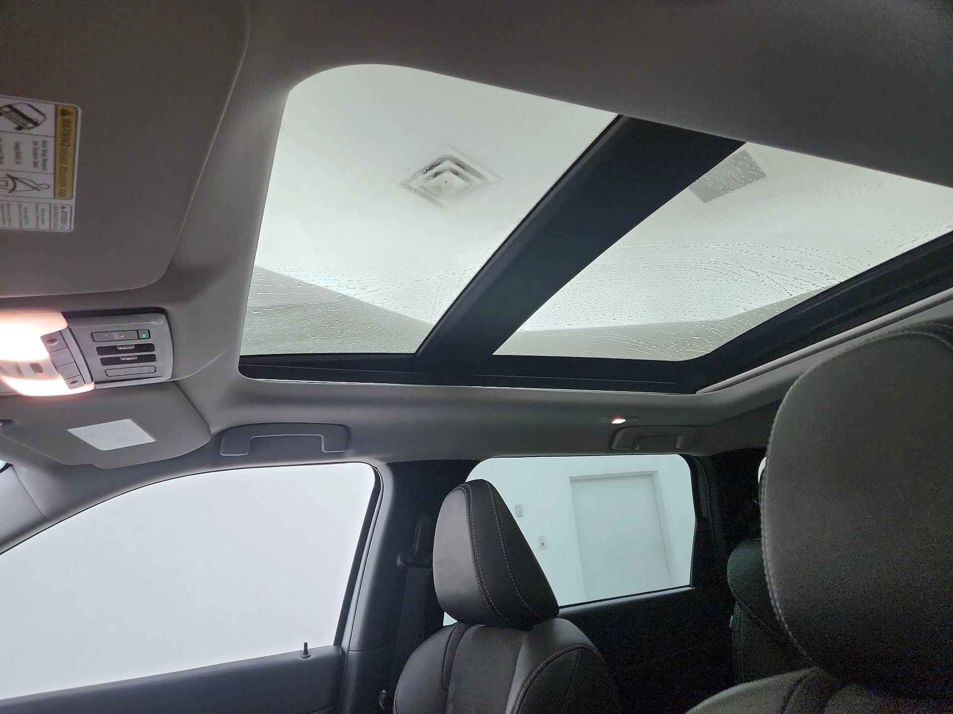 Thumbnail: 2023 Mitsubishi Outlander - 20