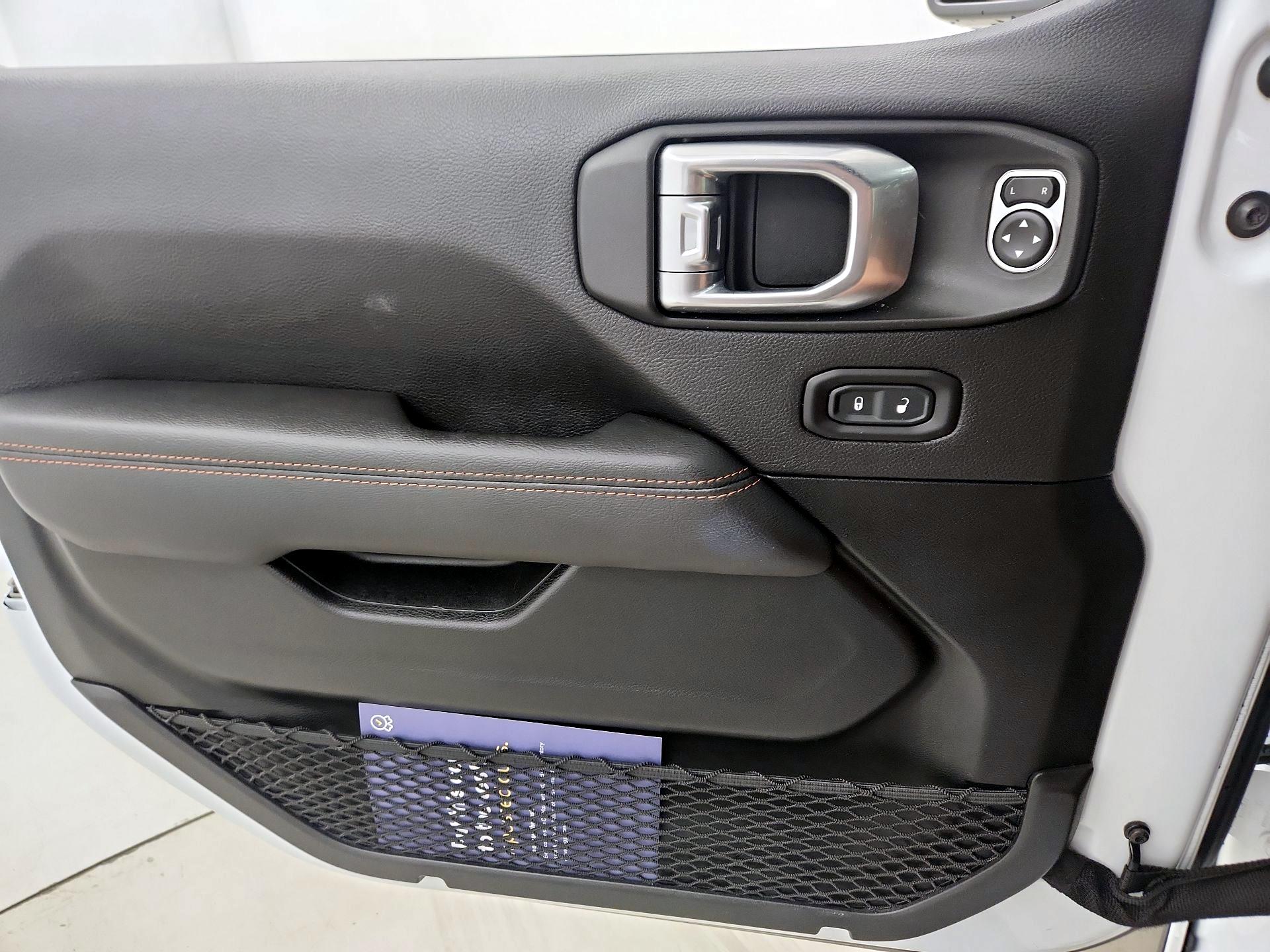 Thumbnail: 2021 Jeep Gladiator - 12