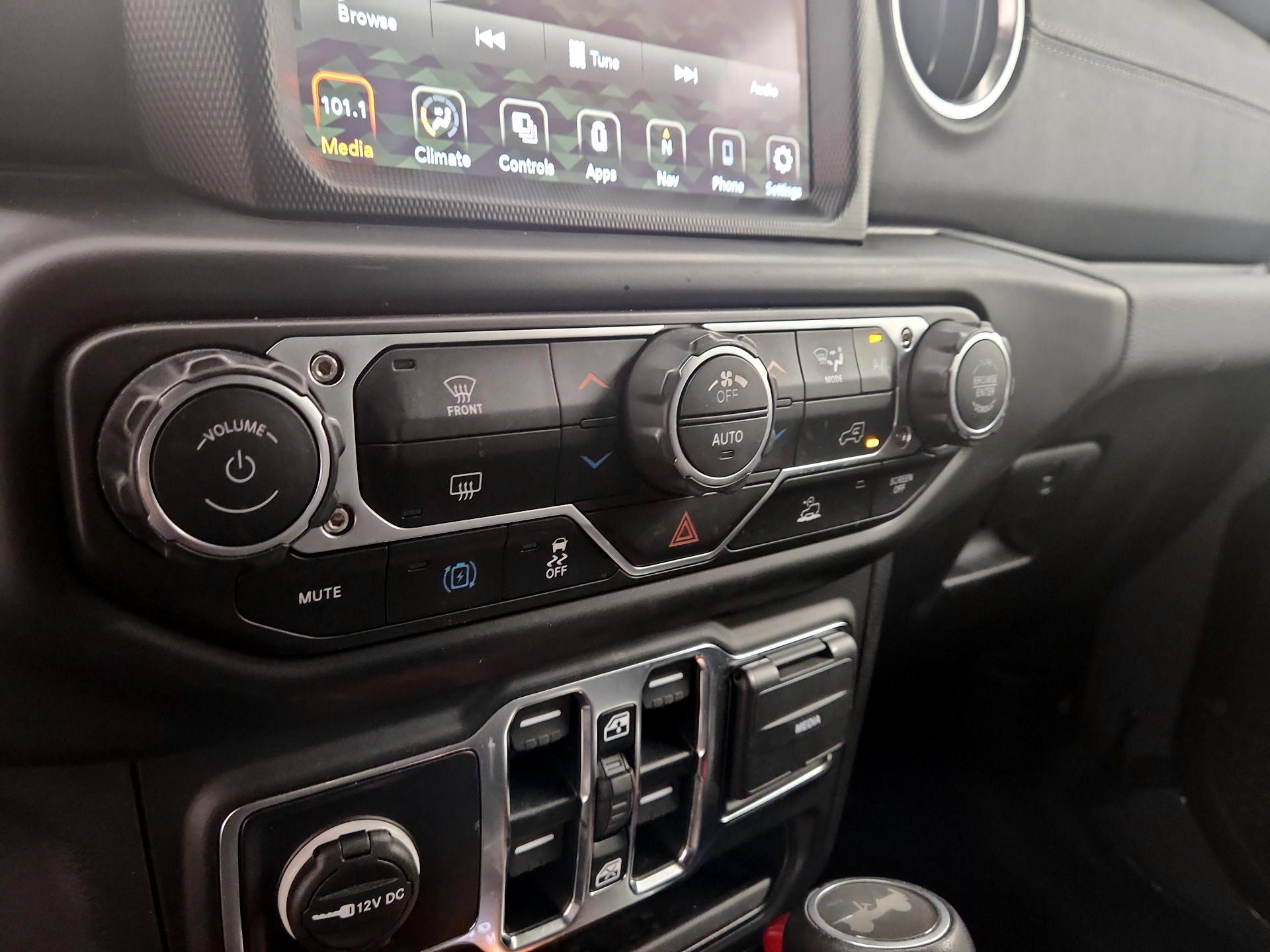 Thumbnail: 2023 Jeep Wrangler - 17