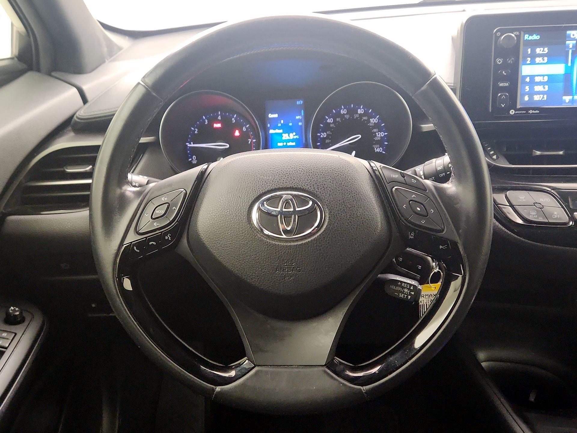 Thumbnail: 2018 Toyota C-HR - 10